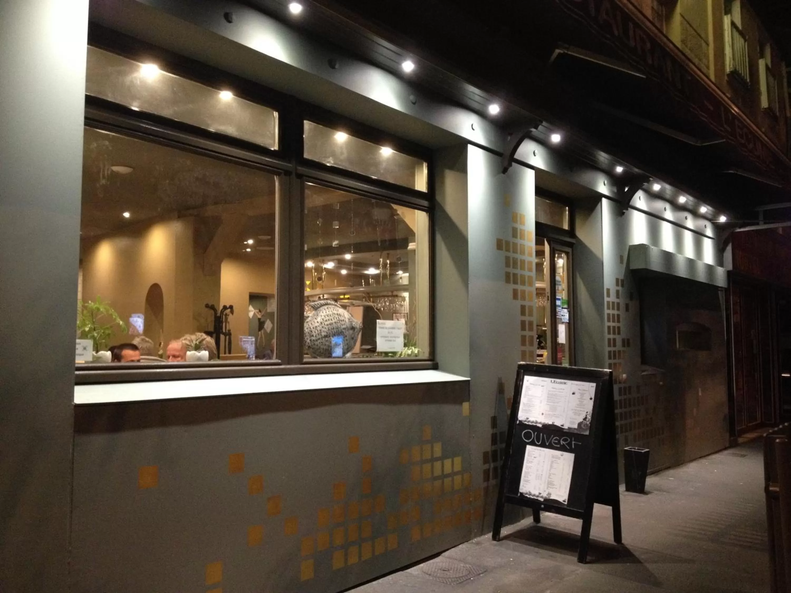 Restaurant/places to eat in L'HÔTEL de CHARTRES