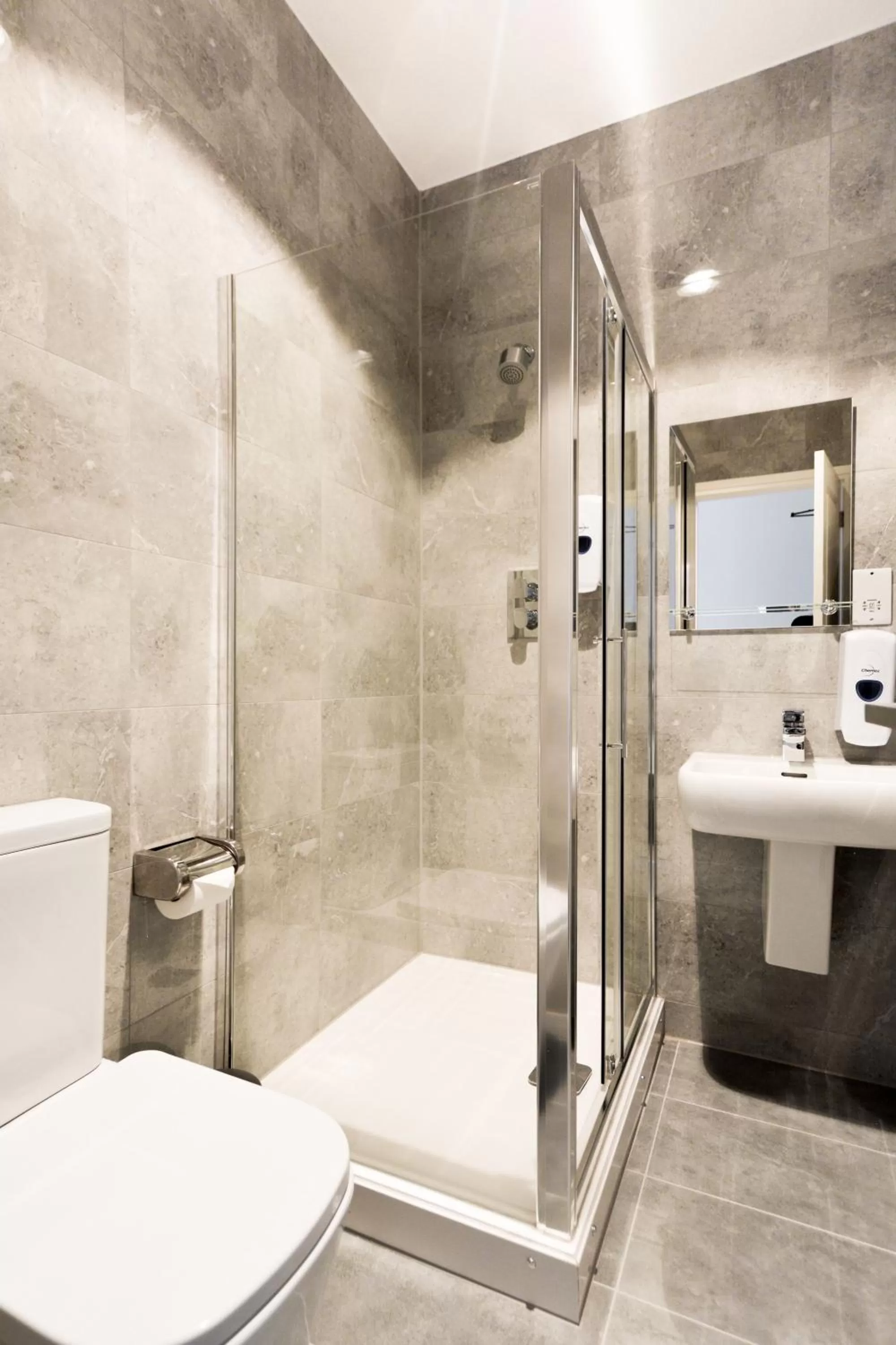 Bathroom in Green View Hotel Near Dartford