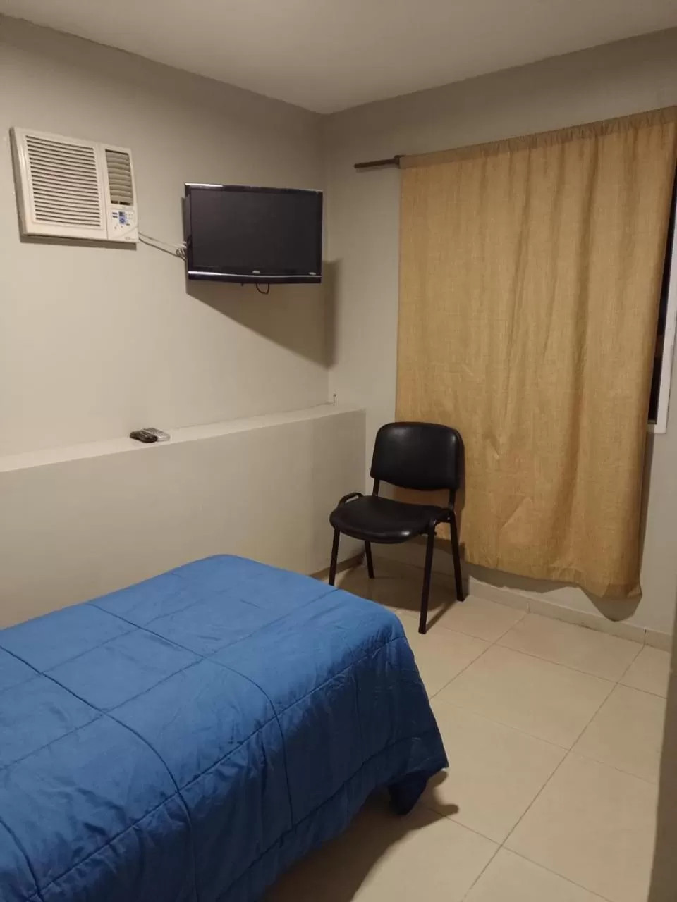 Bed in Lorenzo Suites Hotel