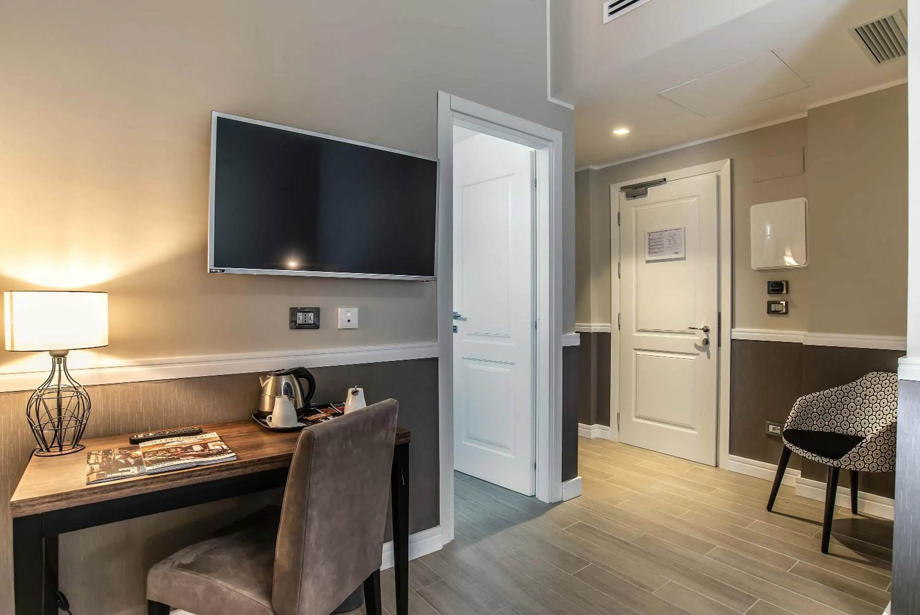 TV and multimedia in Fragrance Hotel St. Peter