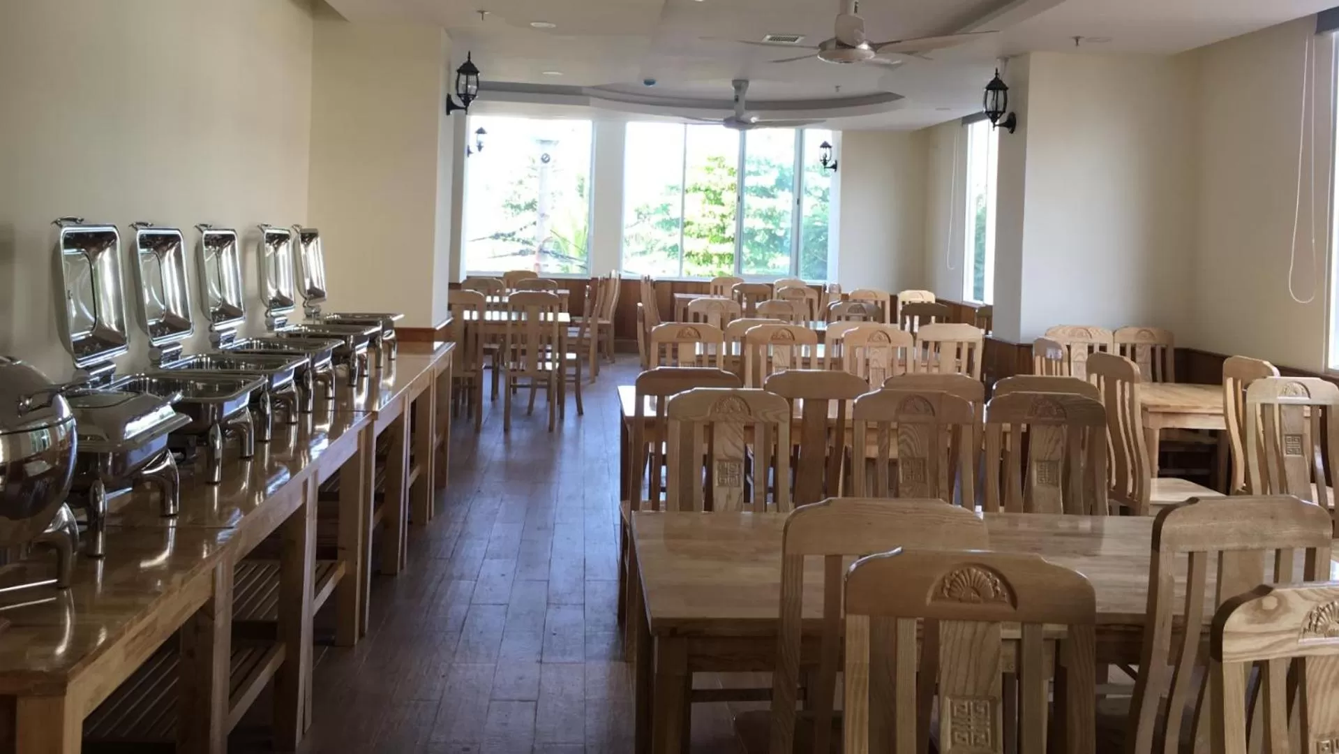 Restaurant/places to eat in Glory Nha Trang Hotel