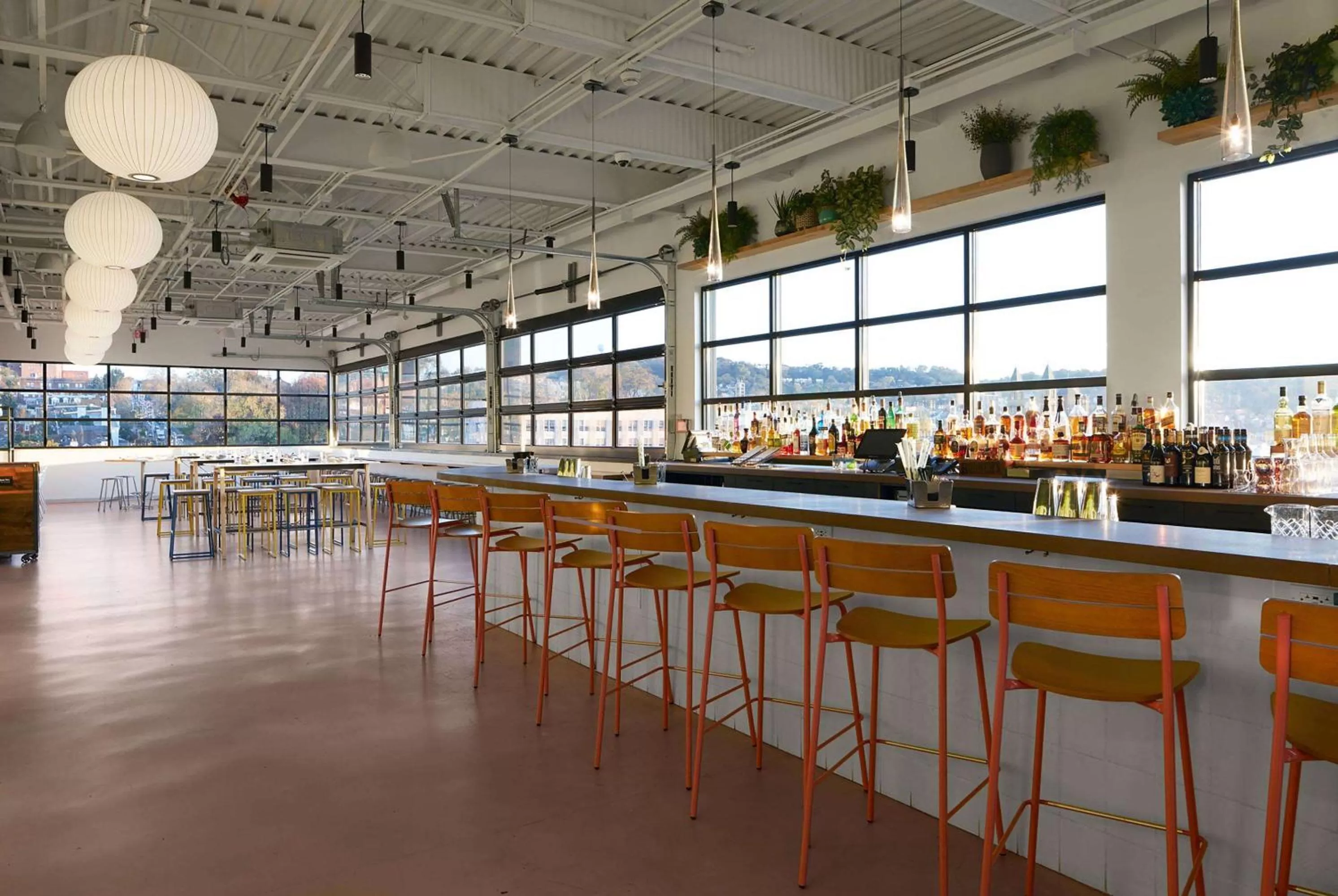 Lounge or bar in TRYP by Wyndham Pittsburgh/Lawrenceville