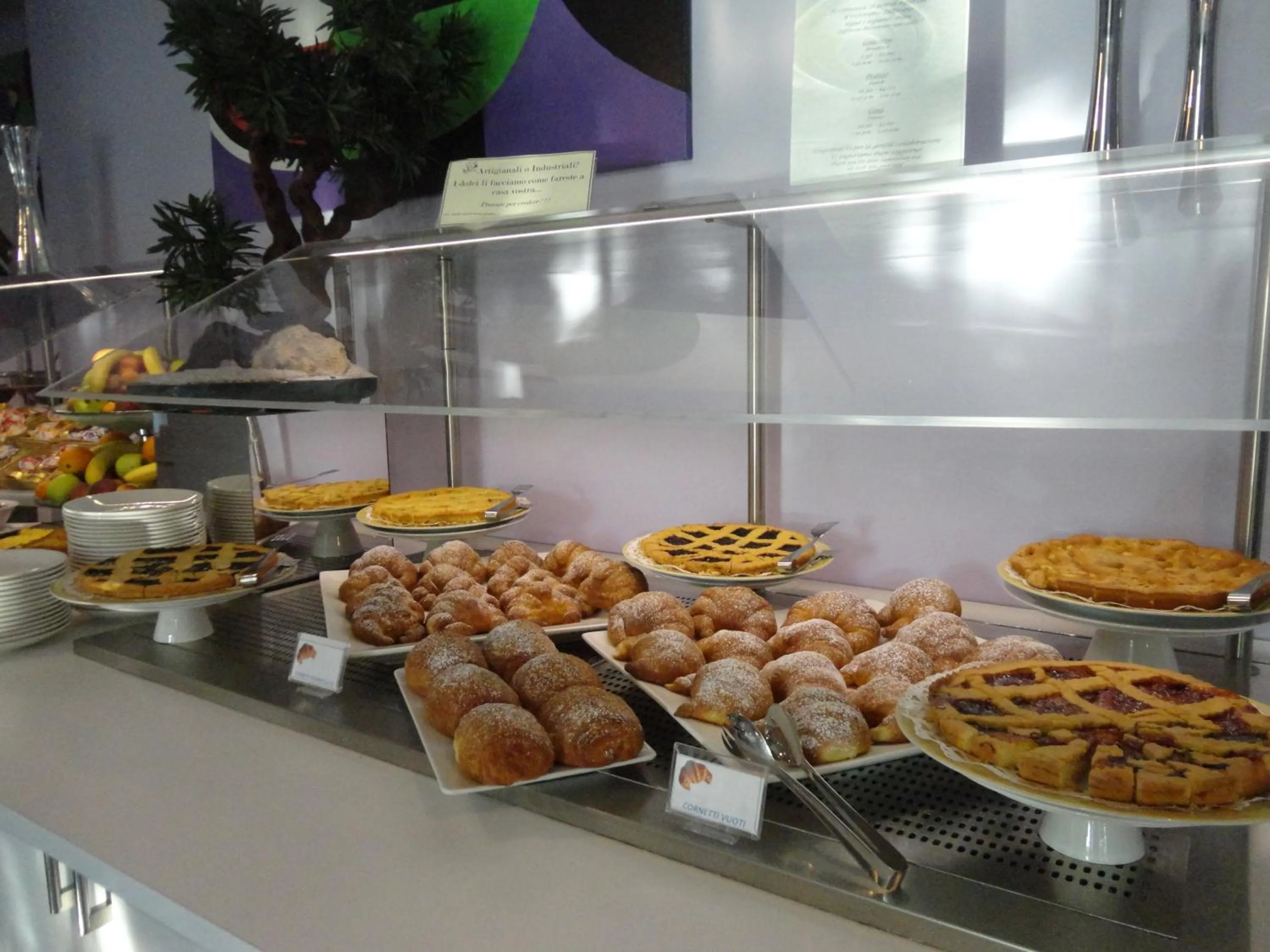 Restaurant/places to eat in Aurea Hotel