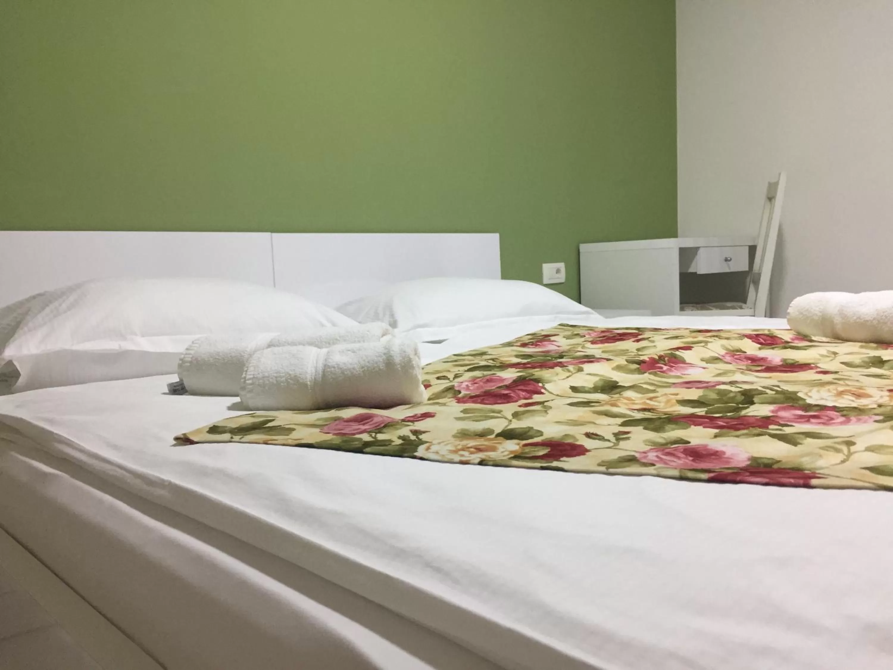 Decorative detail, Bed in Villa Flowers