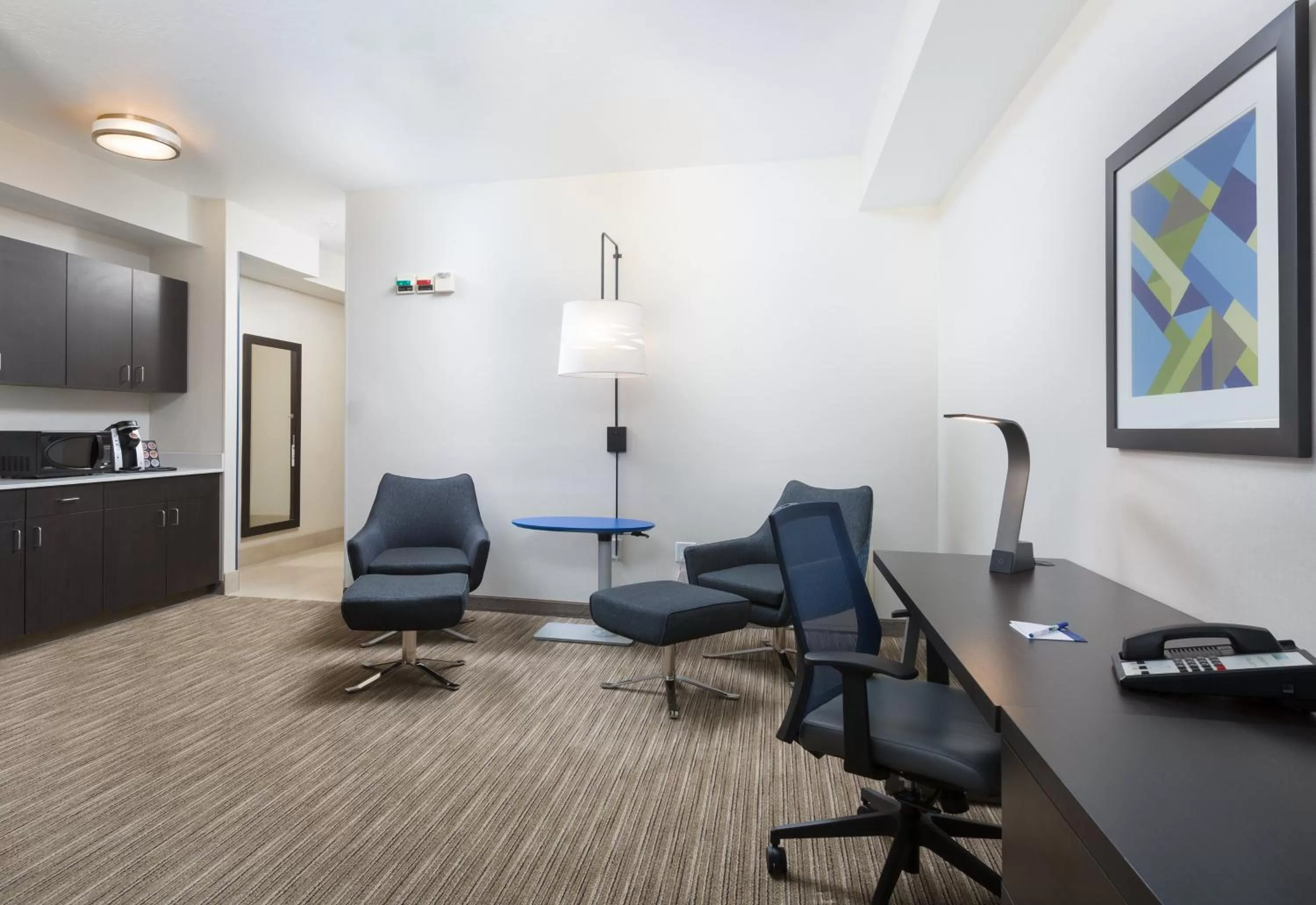 Photo of the whole room in Holiday Inn Express Hotel & Suites Eugene Downtown - University by IHG