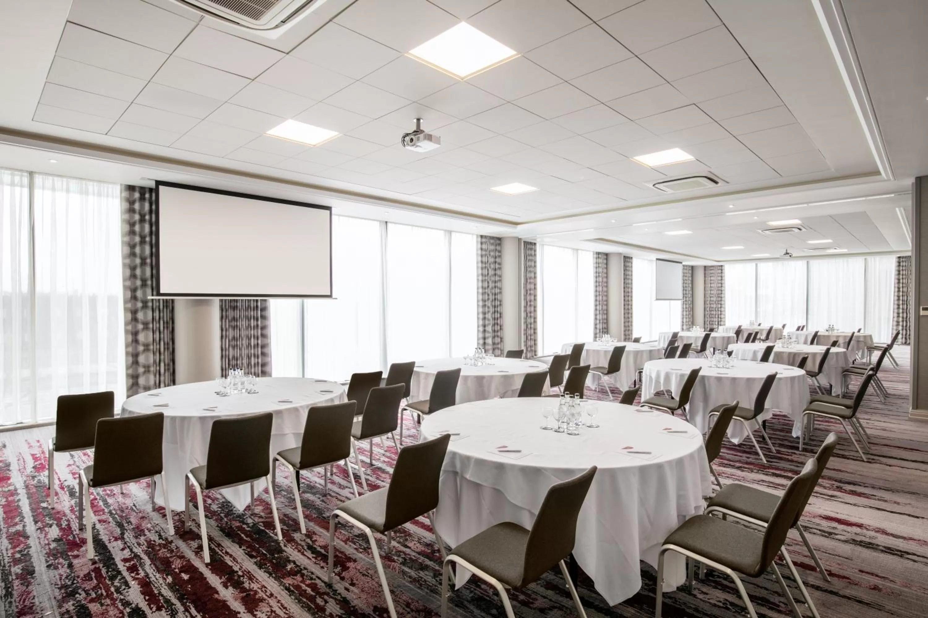 Meeting/conference room in Crowne Plaza London - Docklands by IHG