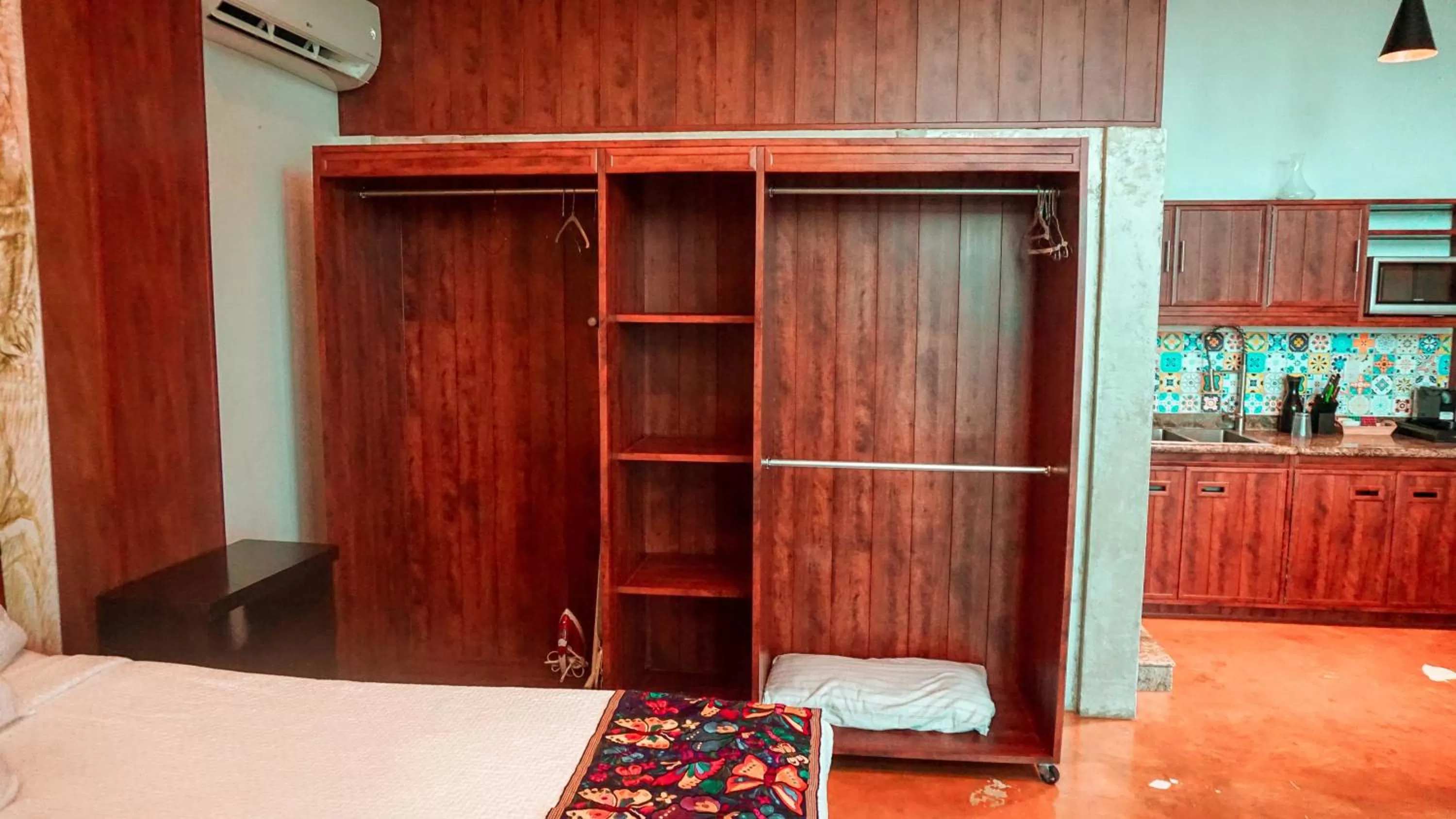 wardrobe in Apartamentos "Ala Residencias"