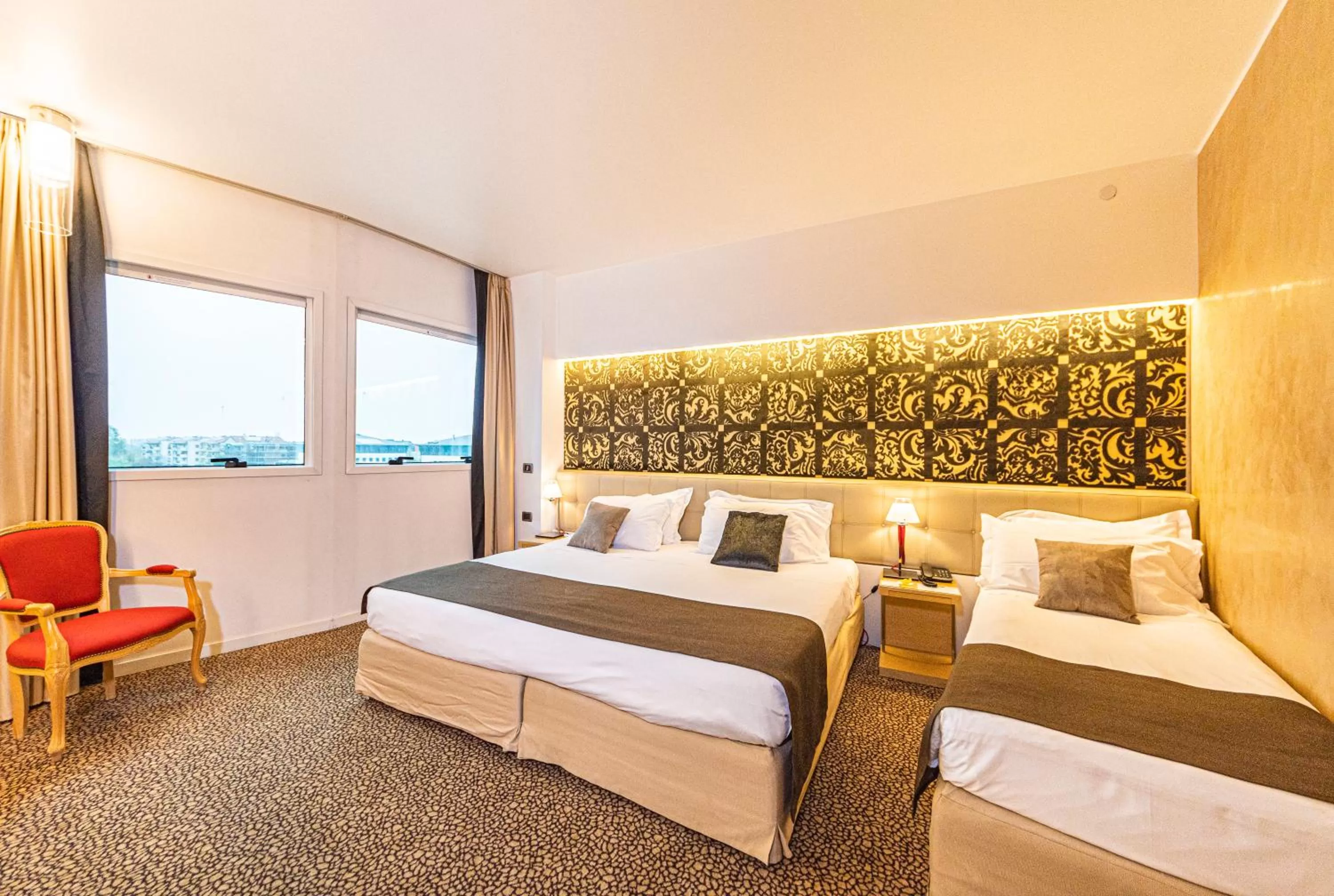 Bed in Antony Palace Hotel - Venice Airport