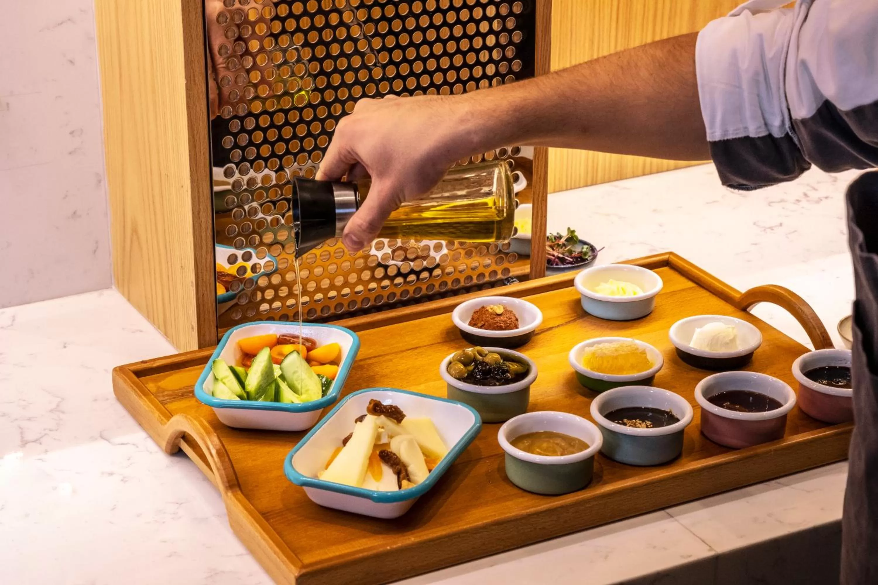 Restaurant/places to eat in Stayso The House Hotel