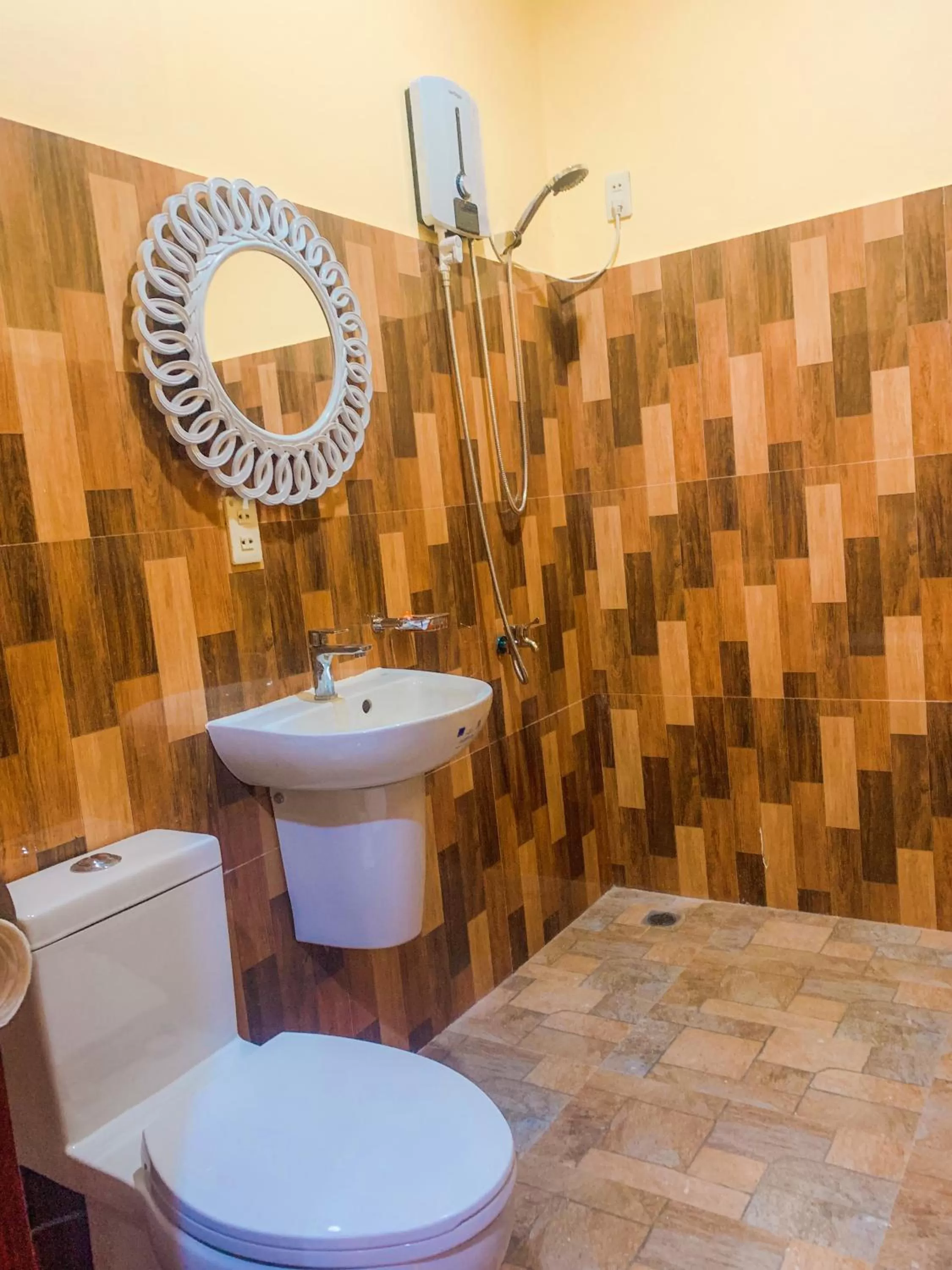 Shower in Mabini Hotel