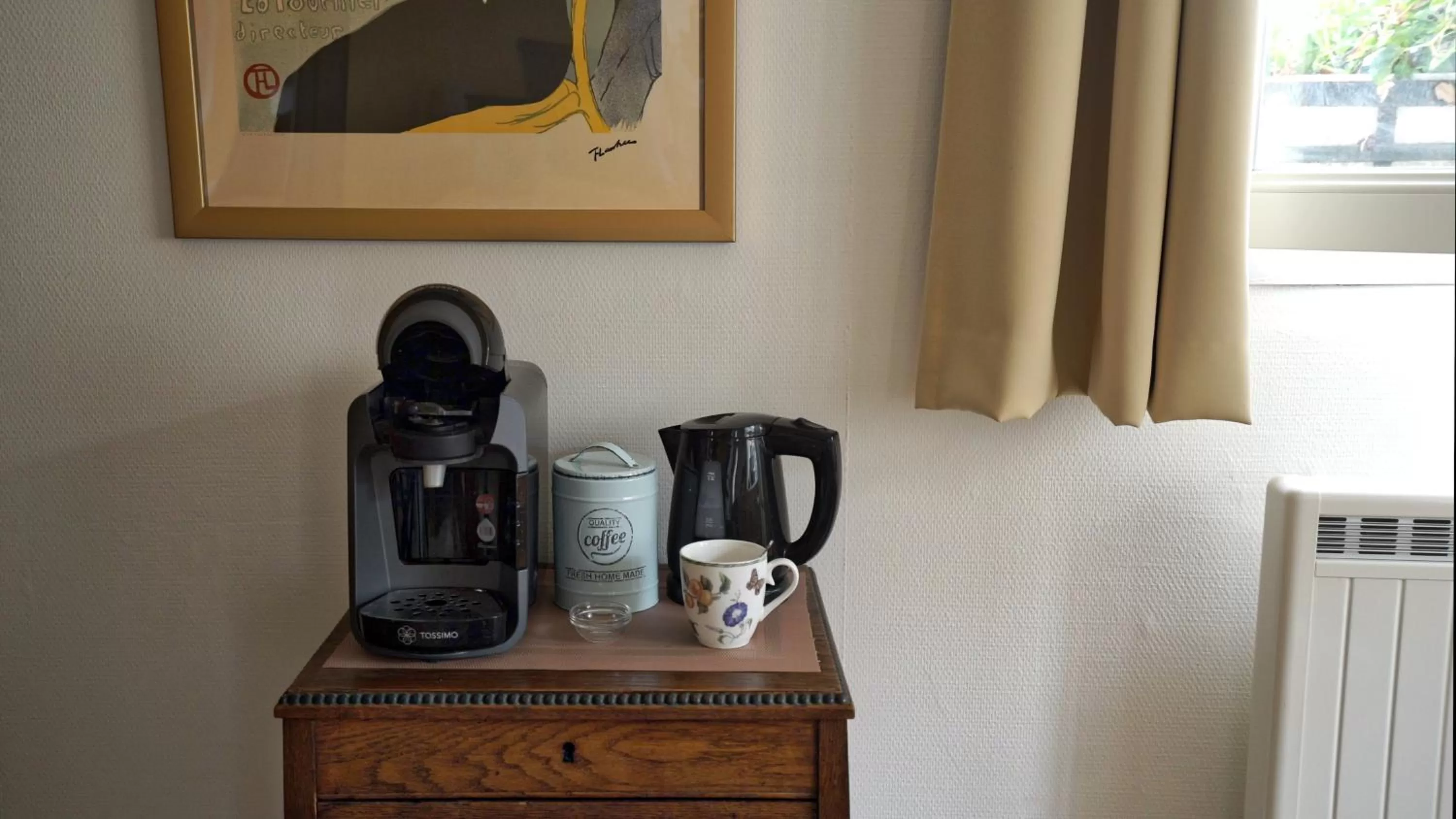 Coffee/tea facilities in Au Chapitre