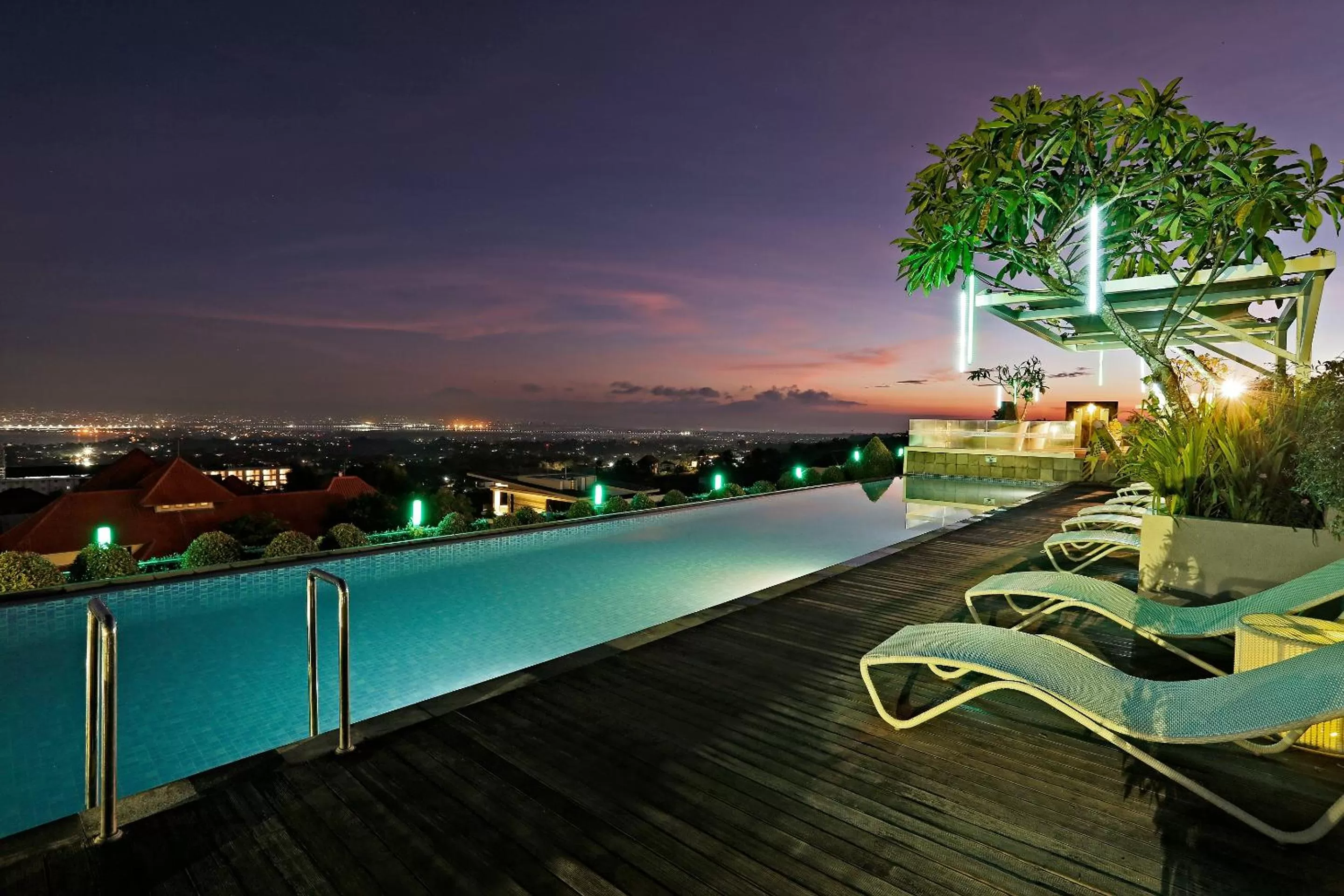 Swimming pool in MaxOneHotels at Bukit Jimbaran