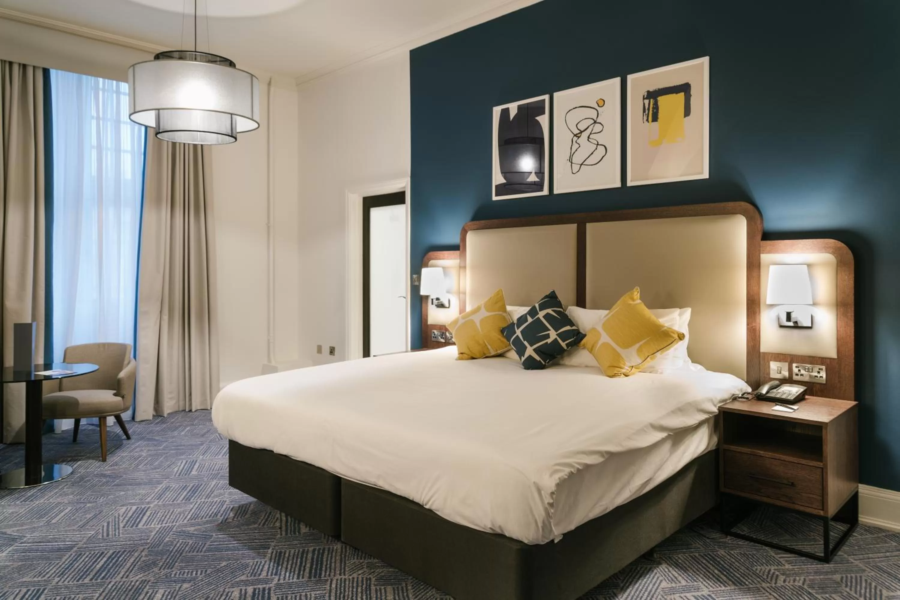 Bed in voco Grand Central Glasgow by IHG