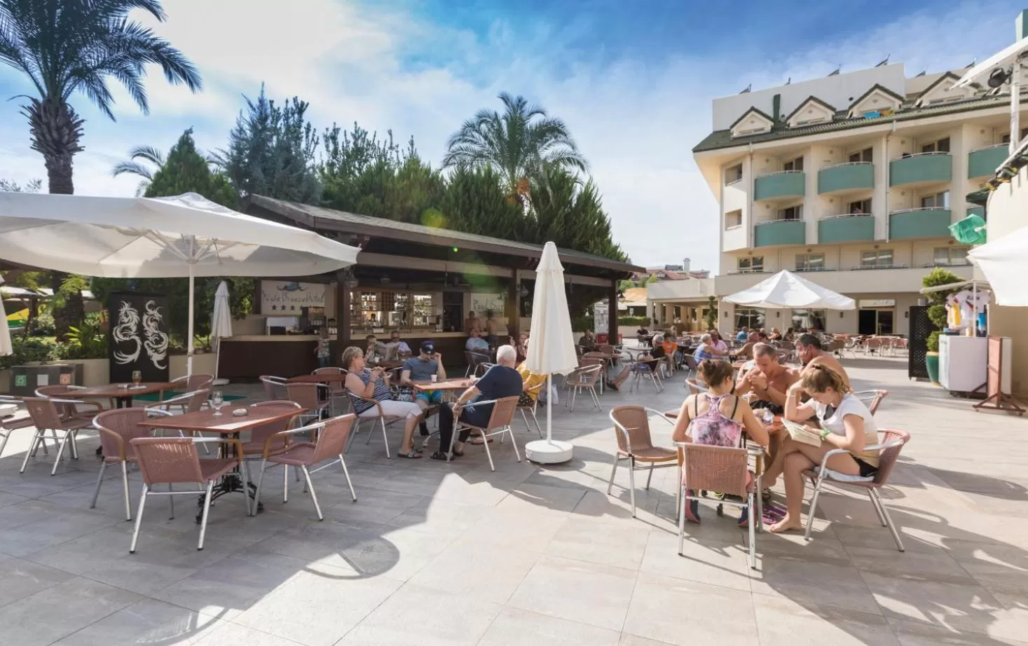 Restaurant/places to eat in Side Breeze Hotel