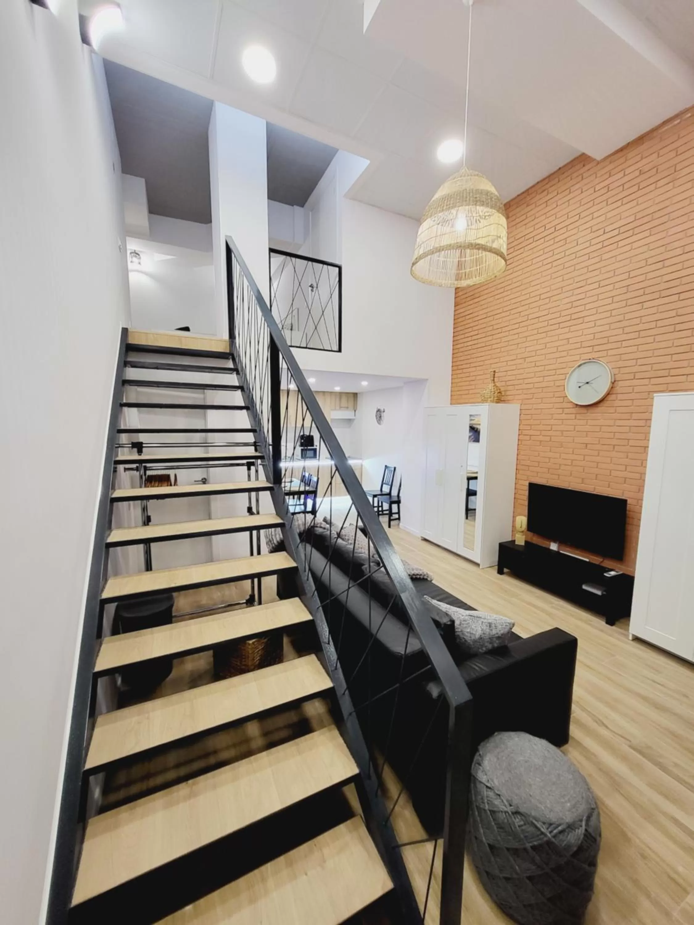 TV and multimedia in Carbonell 1