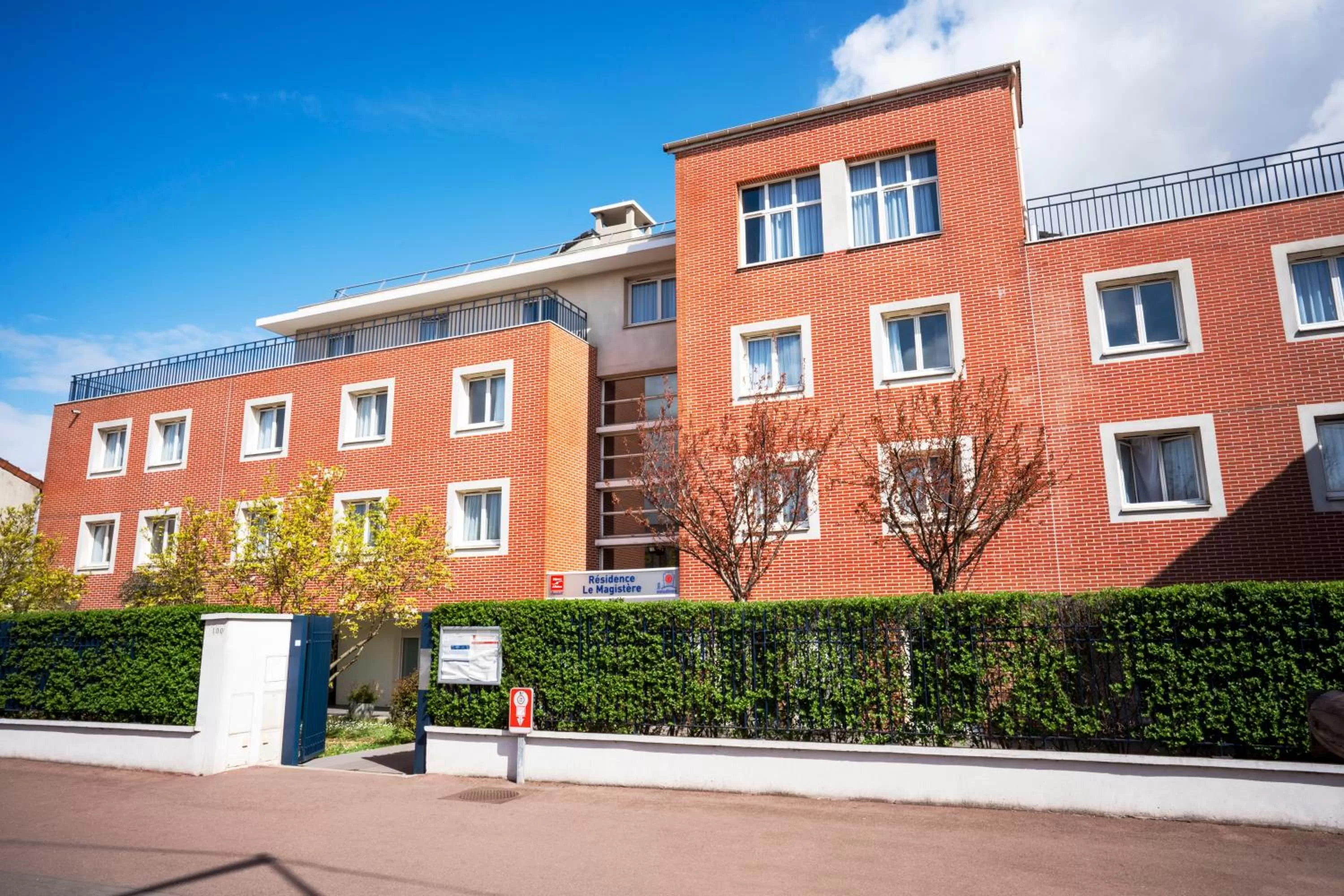Facade/entrance in Séjours & Affaires Créteil Le Magistere