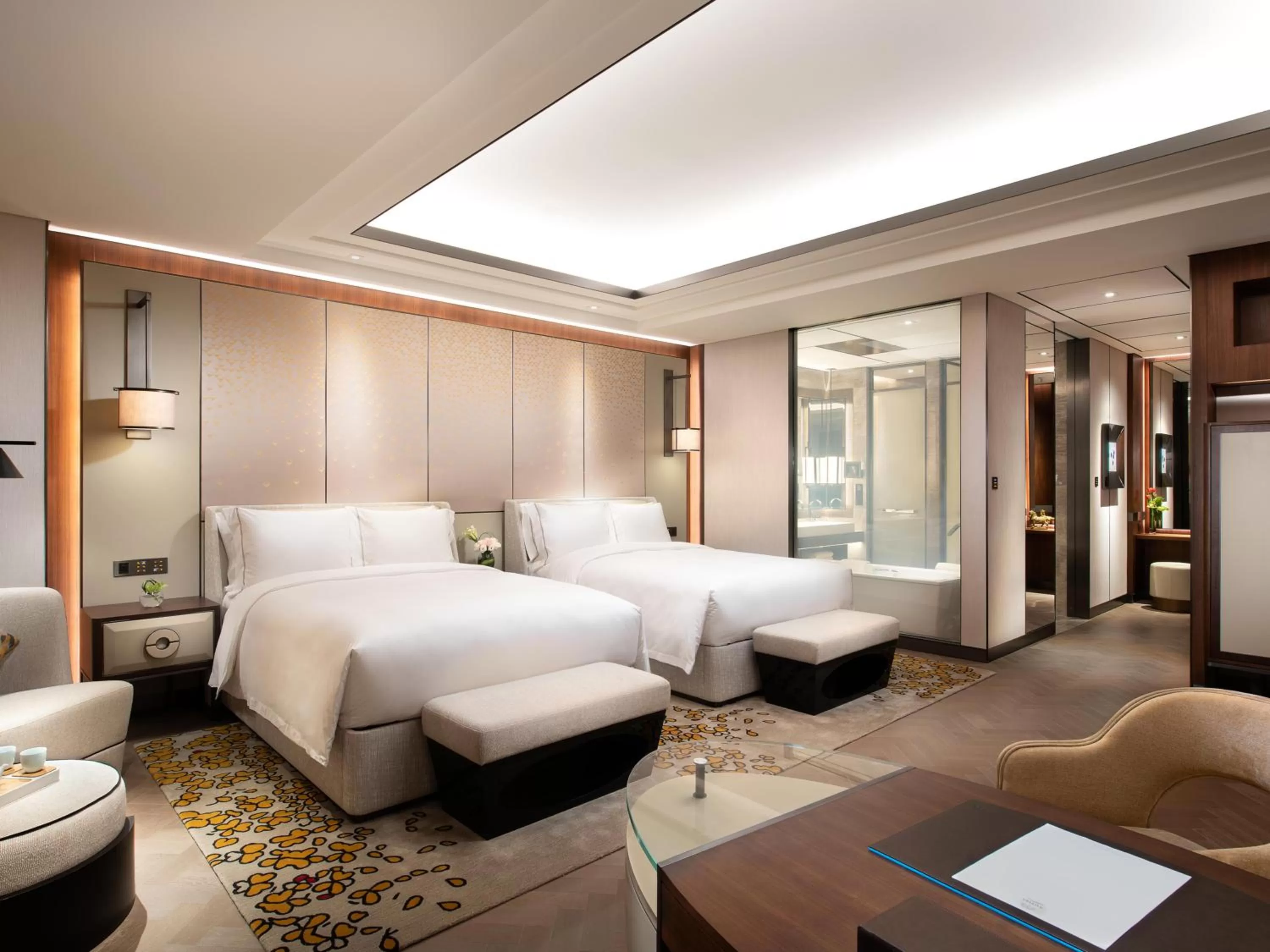 Bed in Raffles Shenzhen, Situated in the heart of One Shenzhen Bay, Book Now to Enjoy Free Minibar and Happy Hour Privileges at Long Bar on 71F