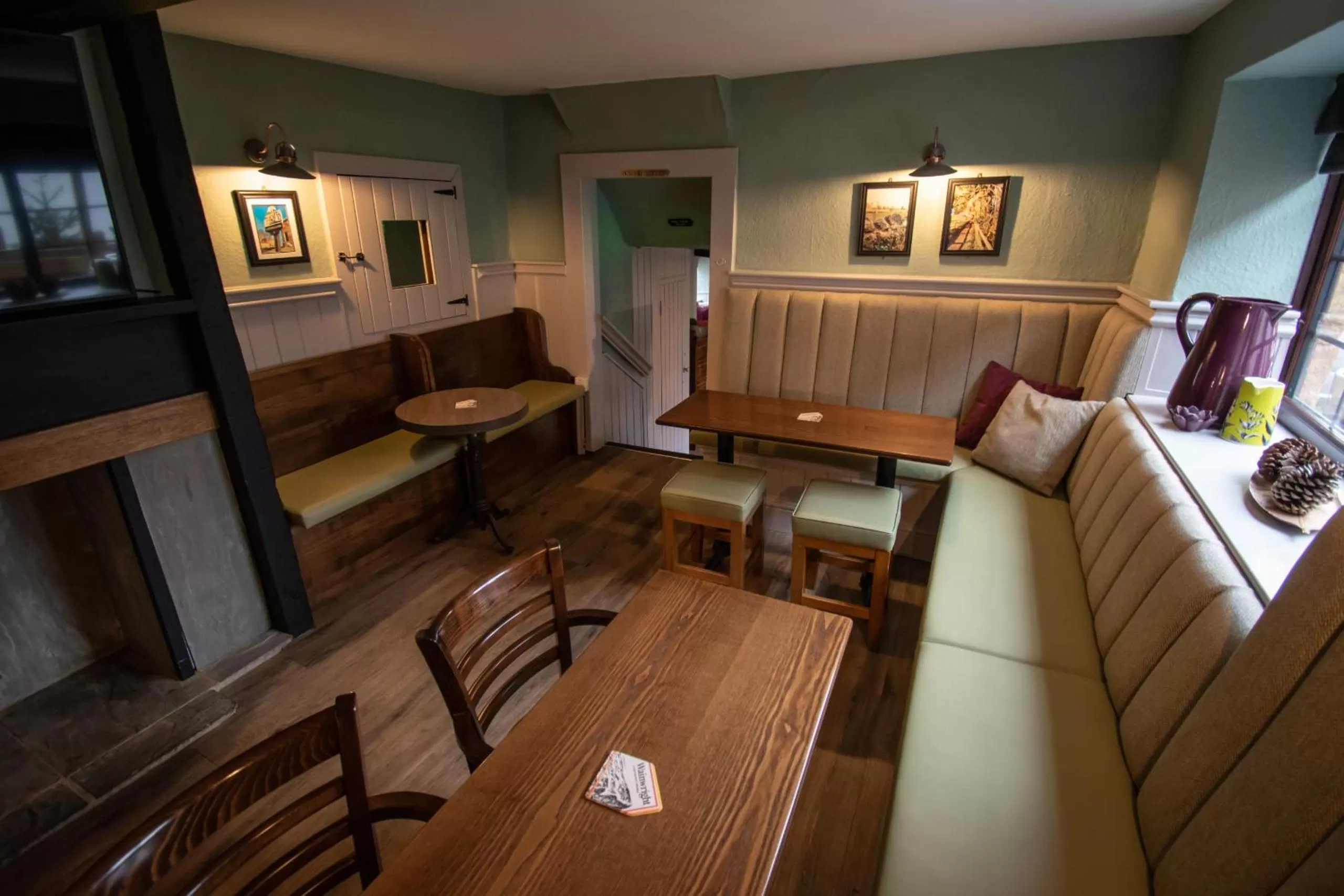 Lounge or bar, Restaurant/Places to Eat in Royal George