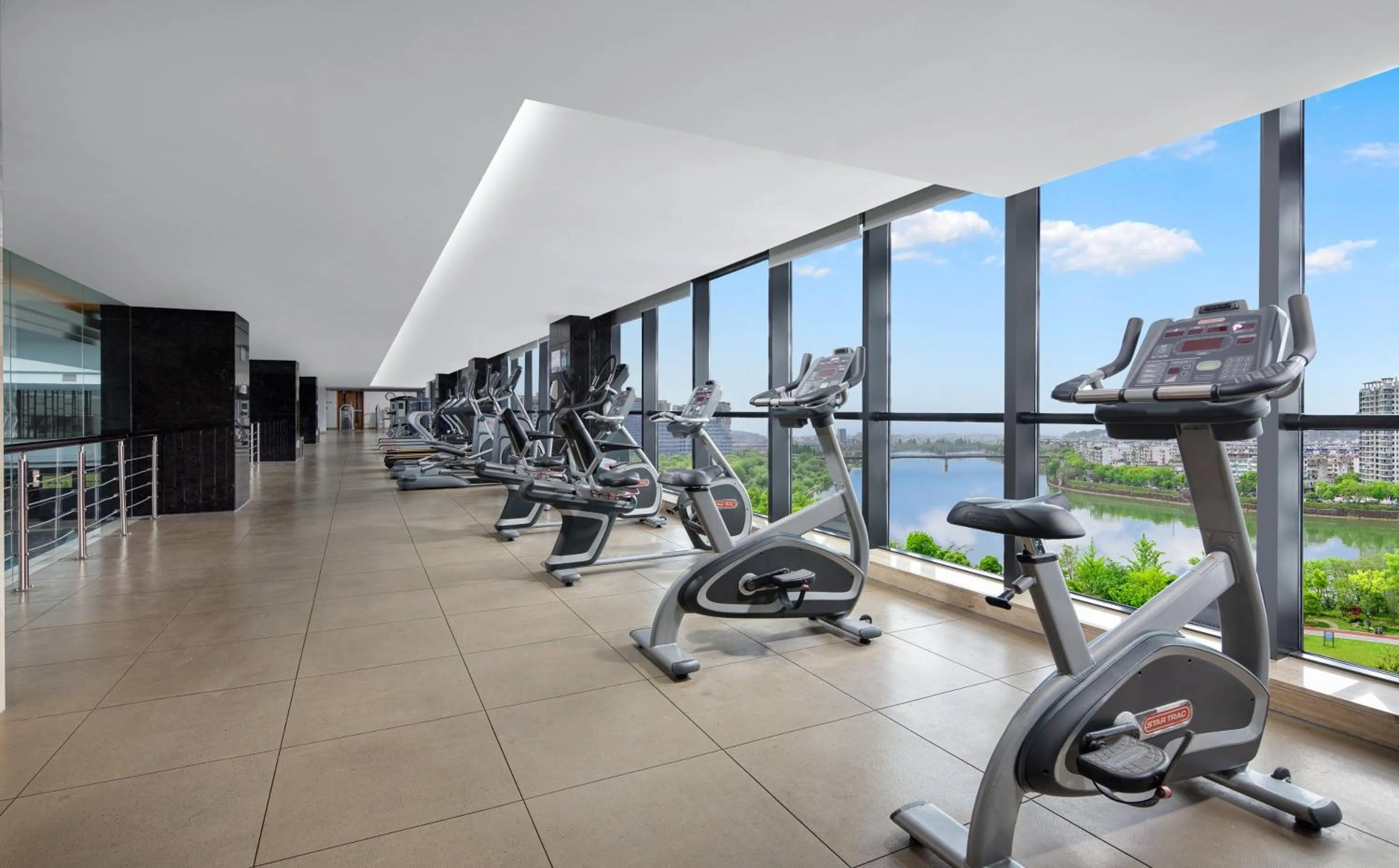 Fitness centre/facilities in Crowne Plaza Huangshan Yucheng by IHG