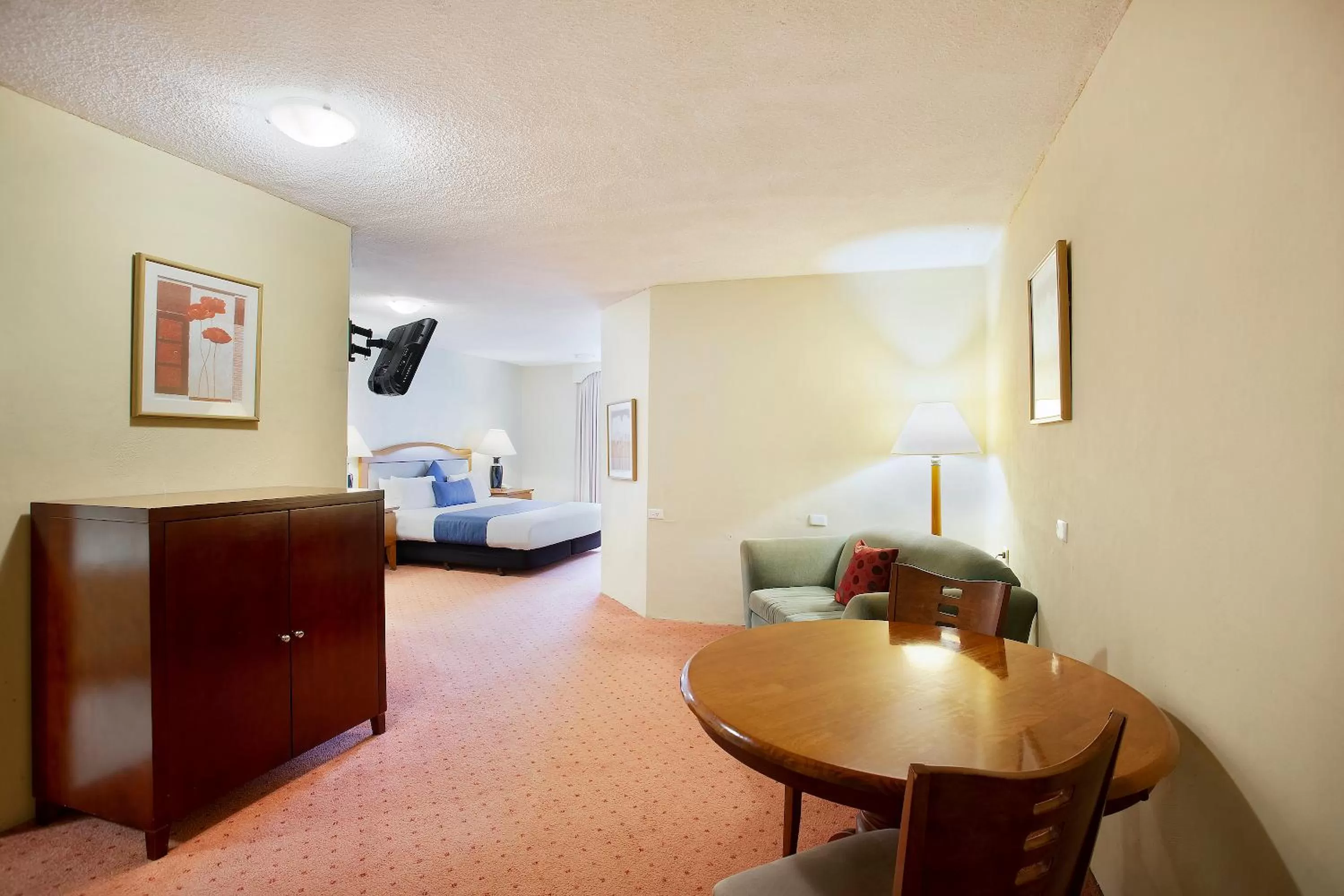 Bedroom, Bed in Central Court Motel Warrnambool