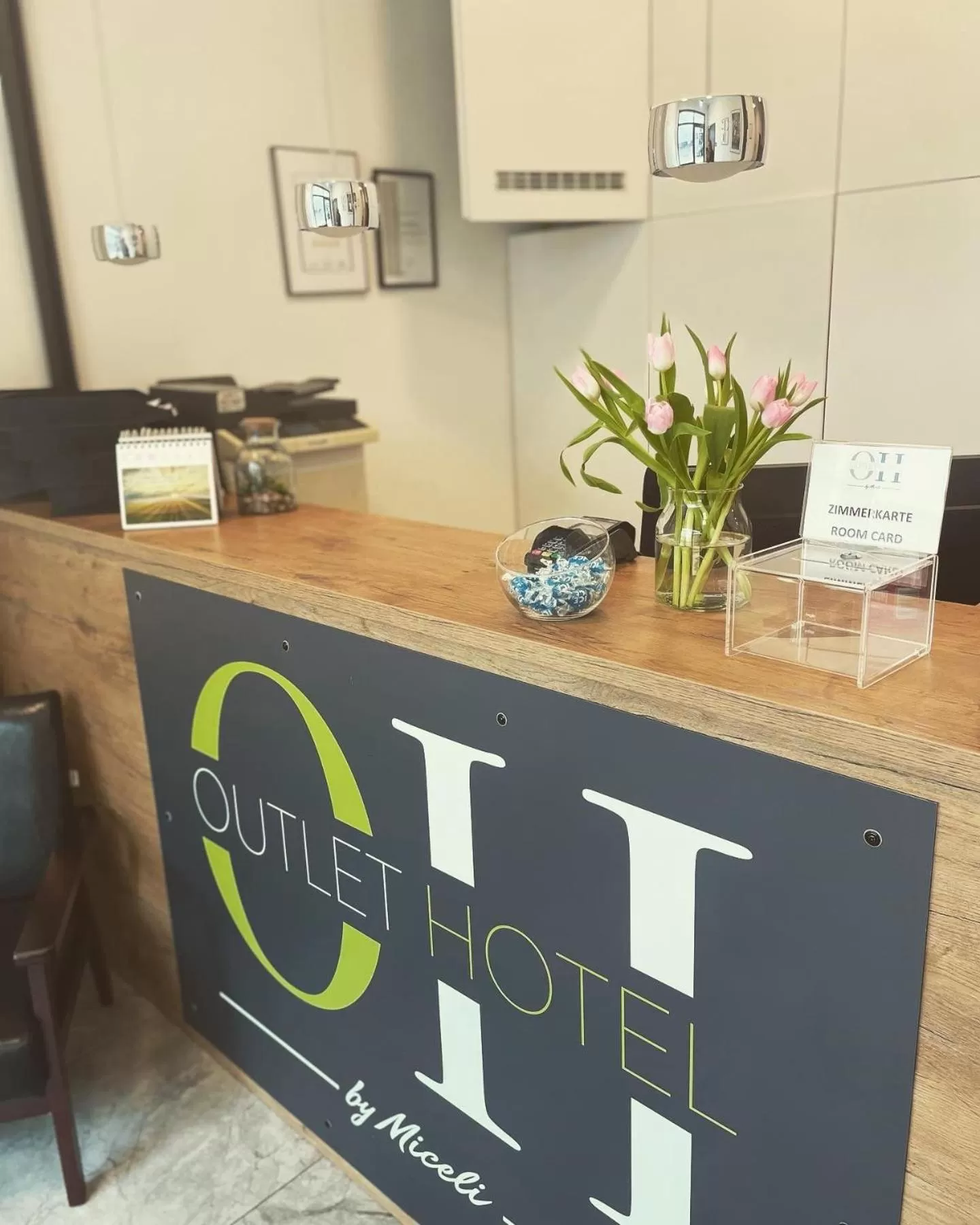 Lobby or reception in Outlet Hotel