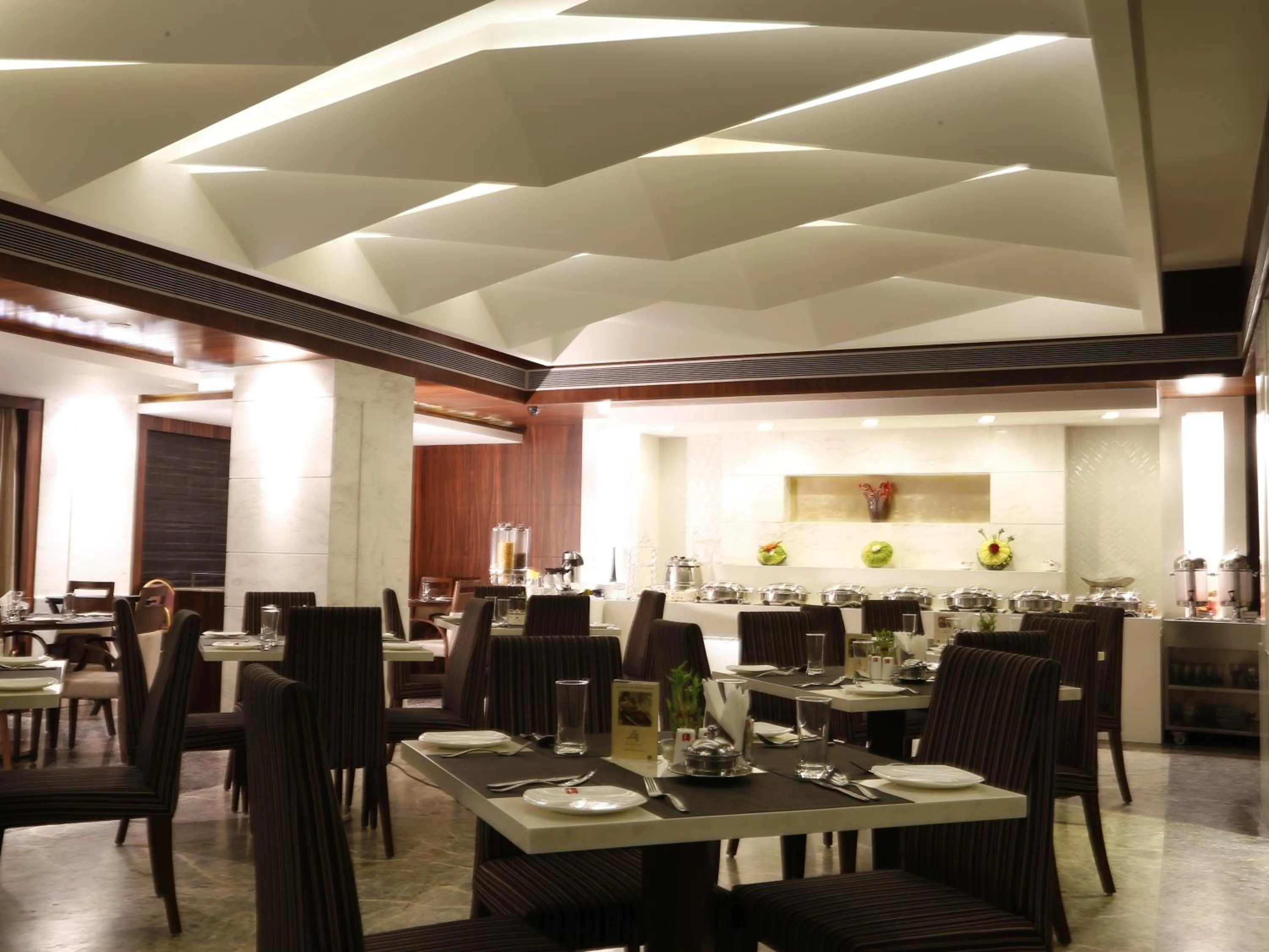 Restaurant/places to eat in Lords Plaza Surat