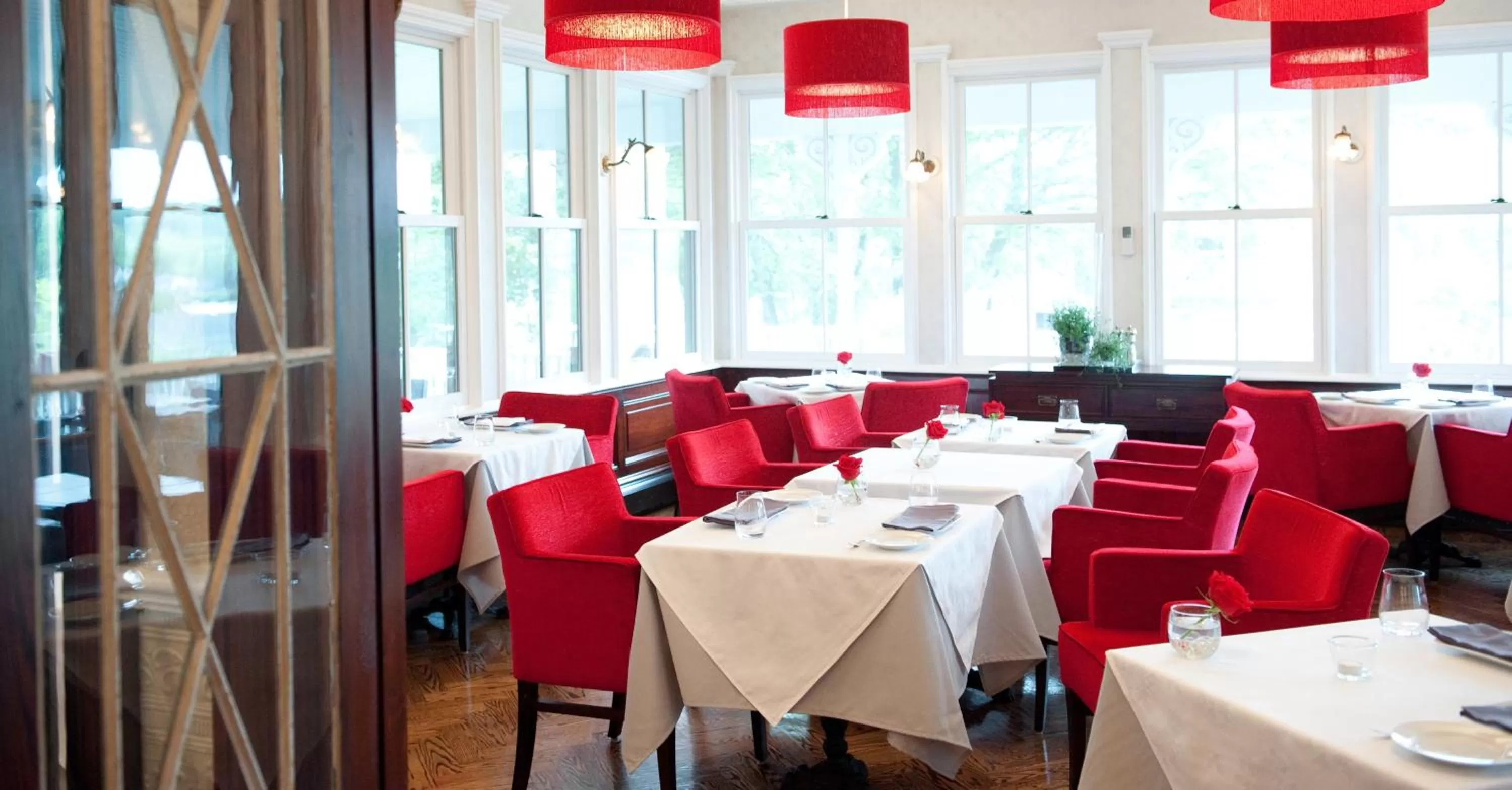 Restaurant/places to eat in Relais Chateaux Camden Harbour Inn