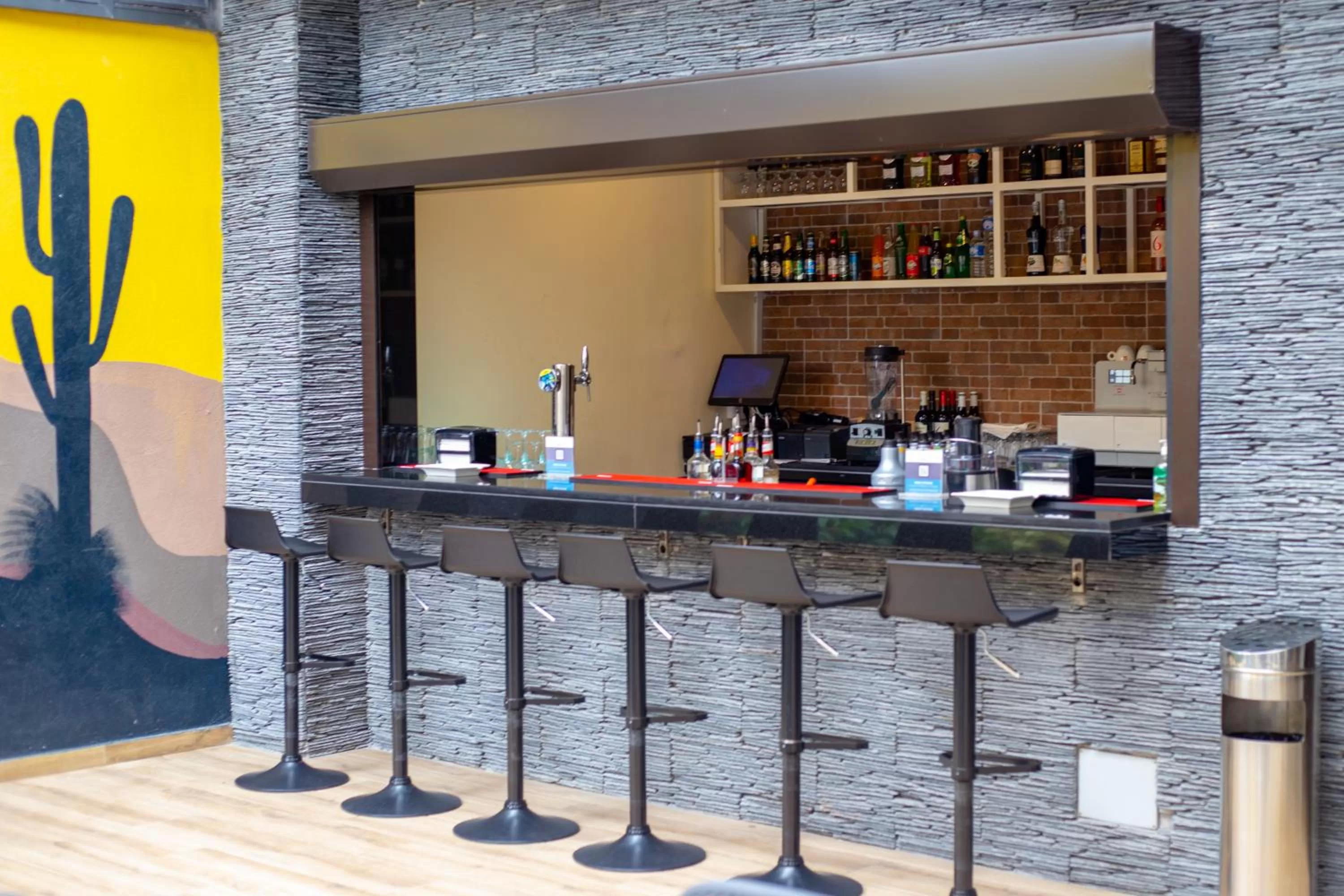 Lounge or bar in Silver Moon Hotel