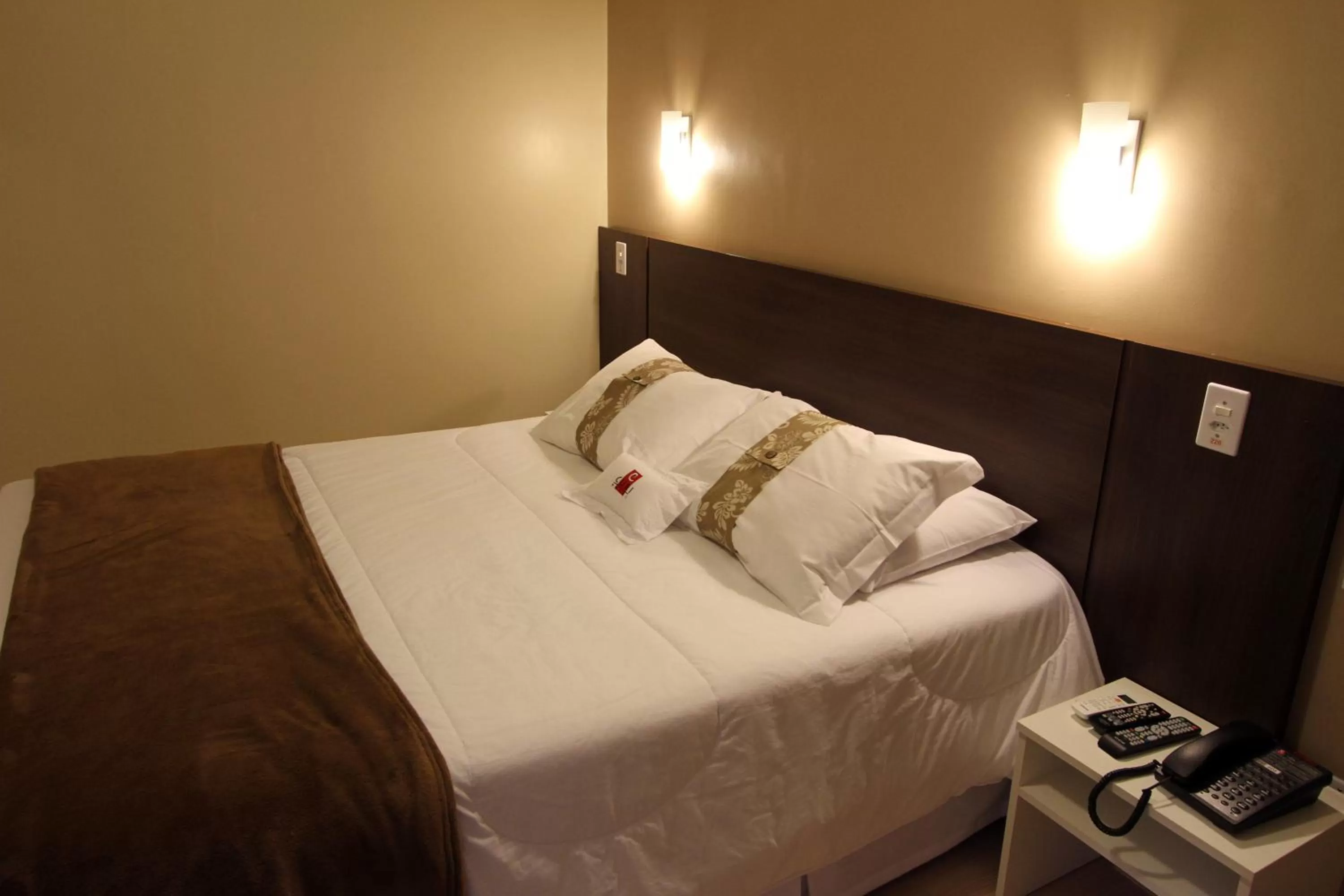 Bedroom, Bed in Hotel Curi Executive