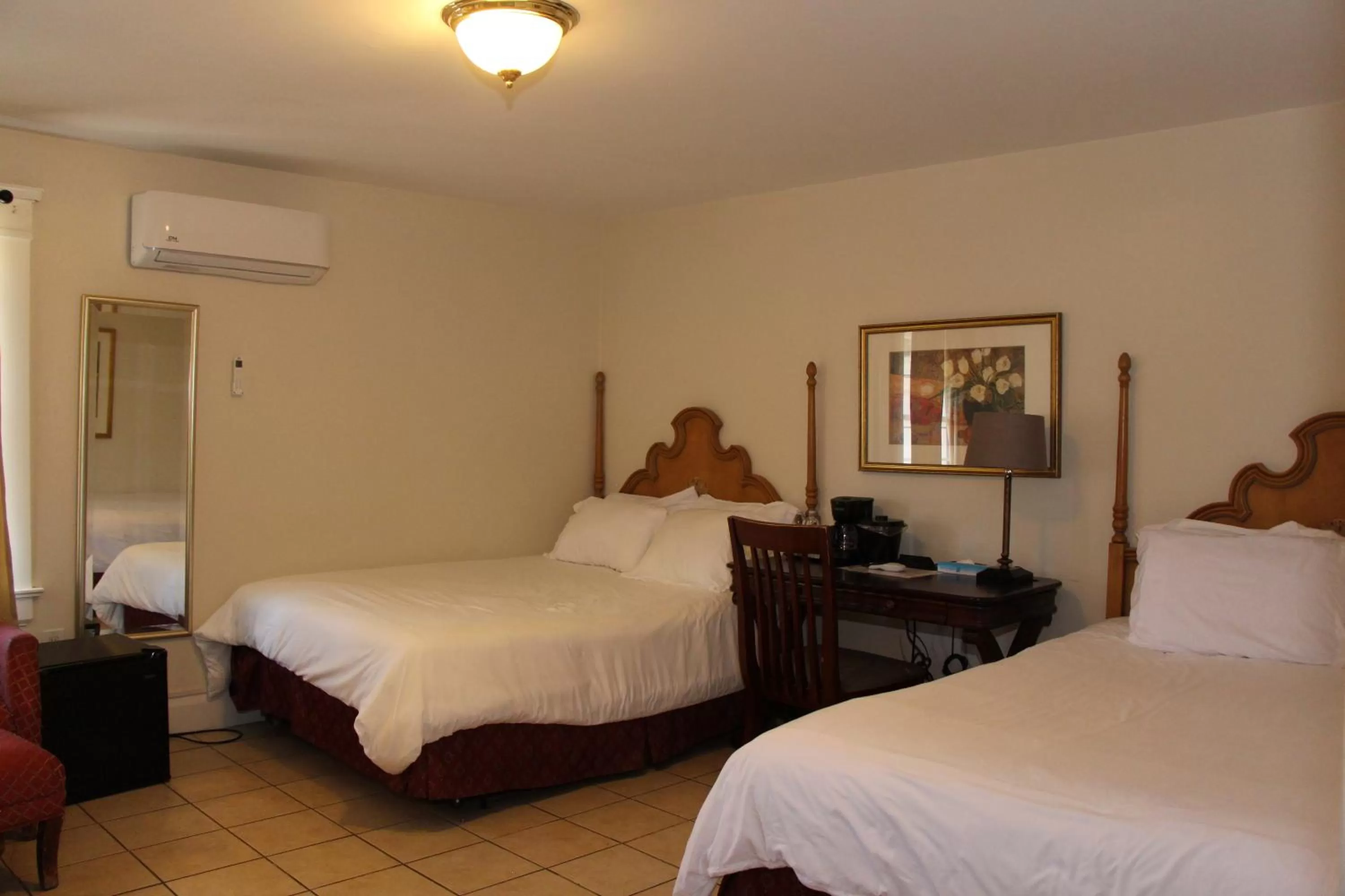 Bedroom, Bed in Glen Tavern Inn