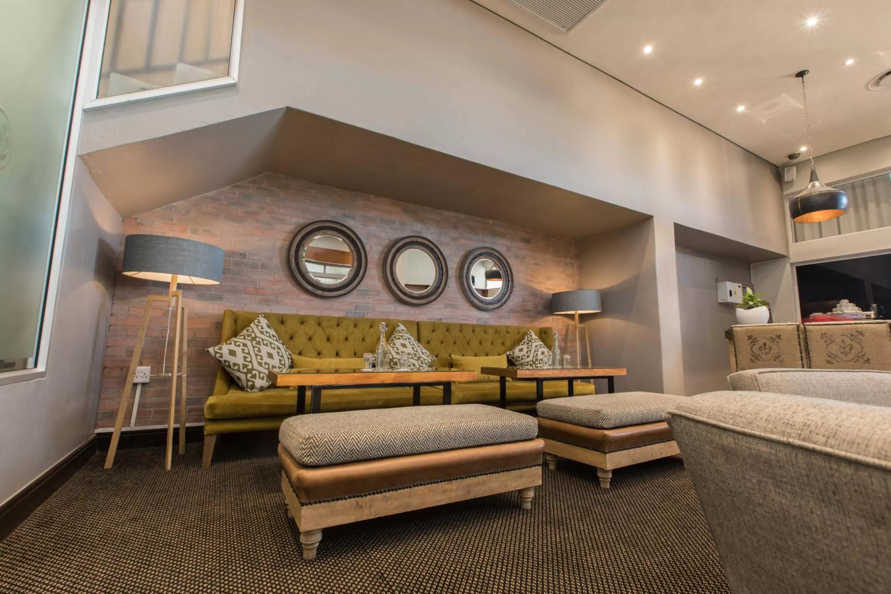 Lounge or bar in Protea Hotel by Marriott Stellenbosch & Conference Centre