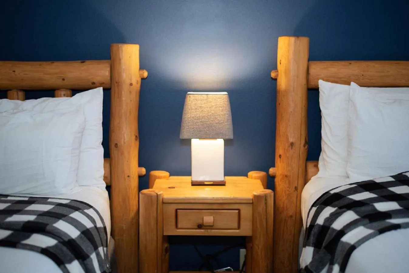 Bed in Mountain Inn at Lutsen