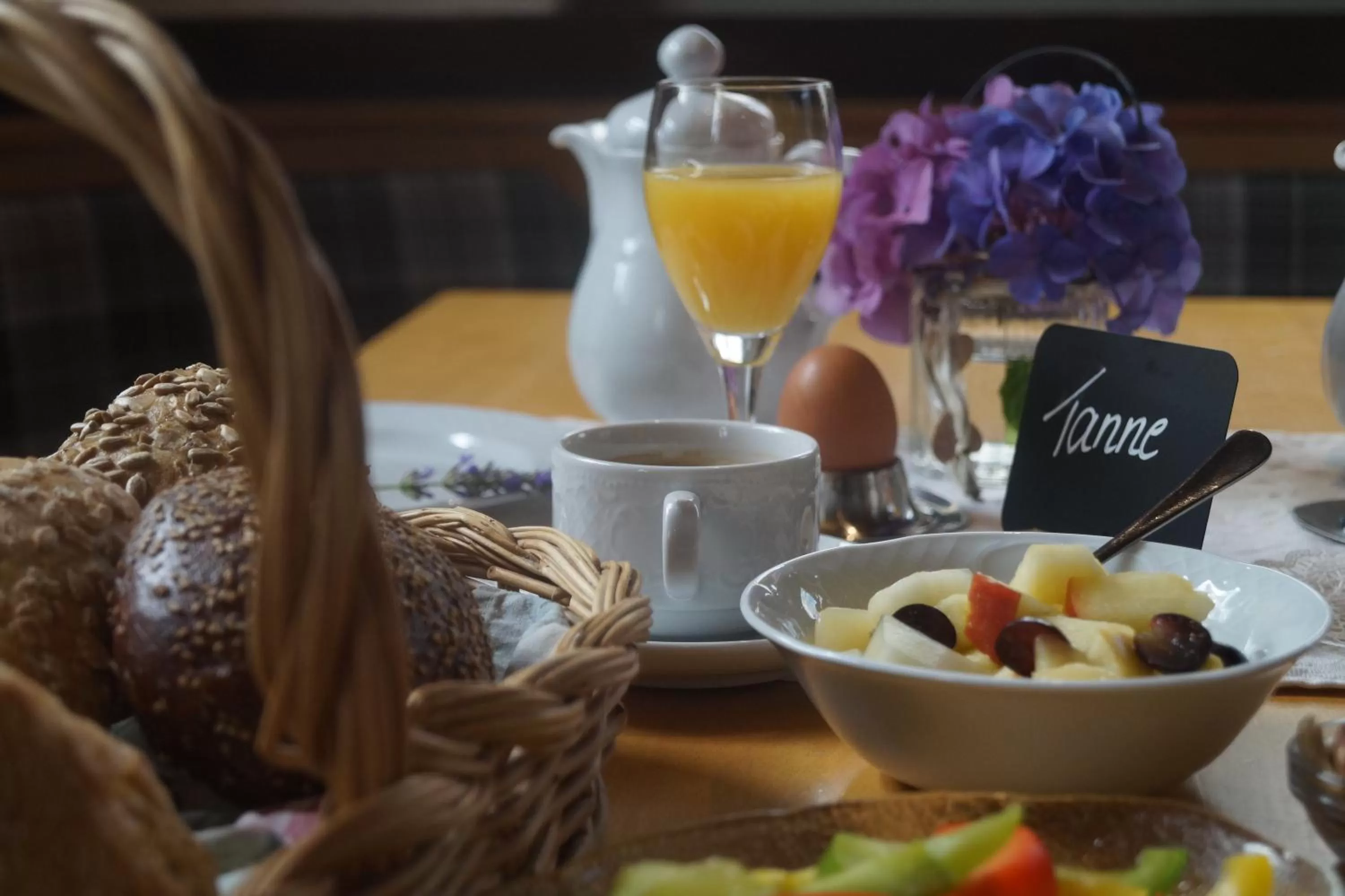 Breakfast in Naturhotel Holzwurm