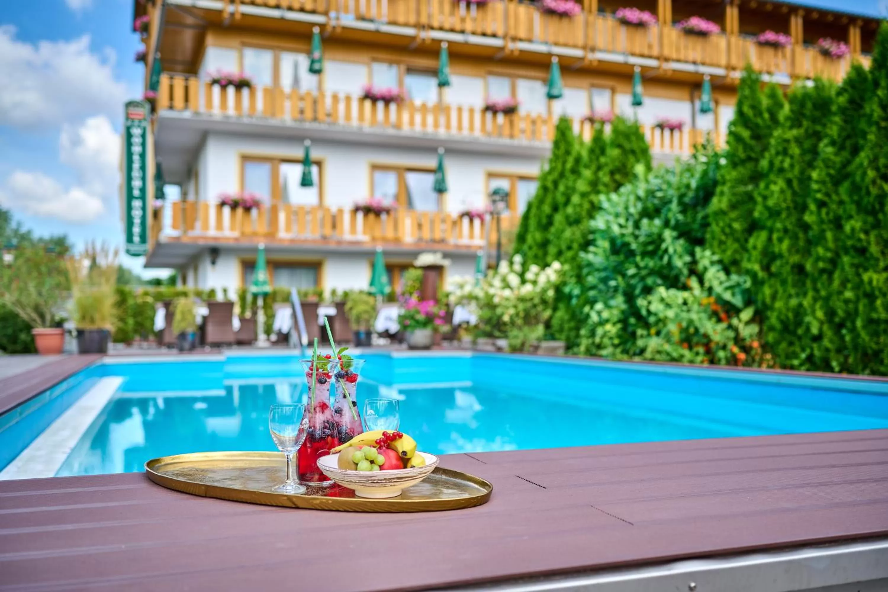 Property building in Hotel Restaurant Zum Goldenen Anker mit Hallenbad & Wellnessbereich