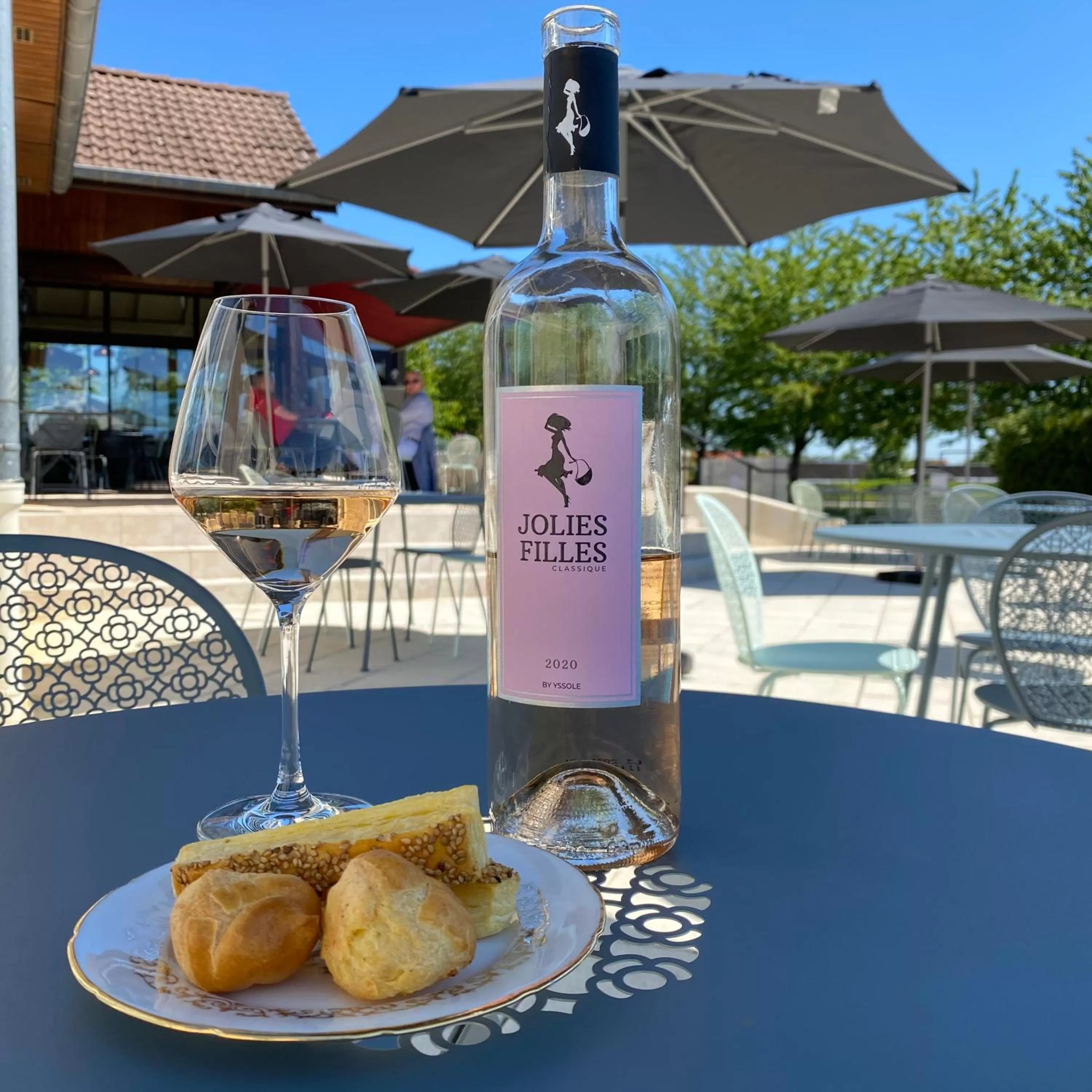 Restaurant/places to eat in Kyriad Nuits Saint Georges Dijon Sud