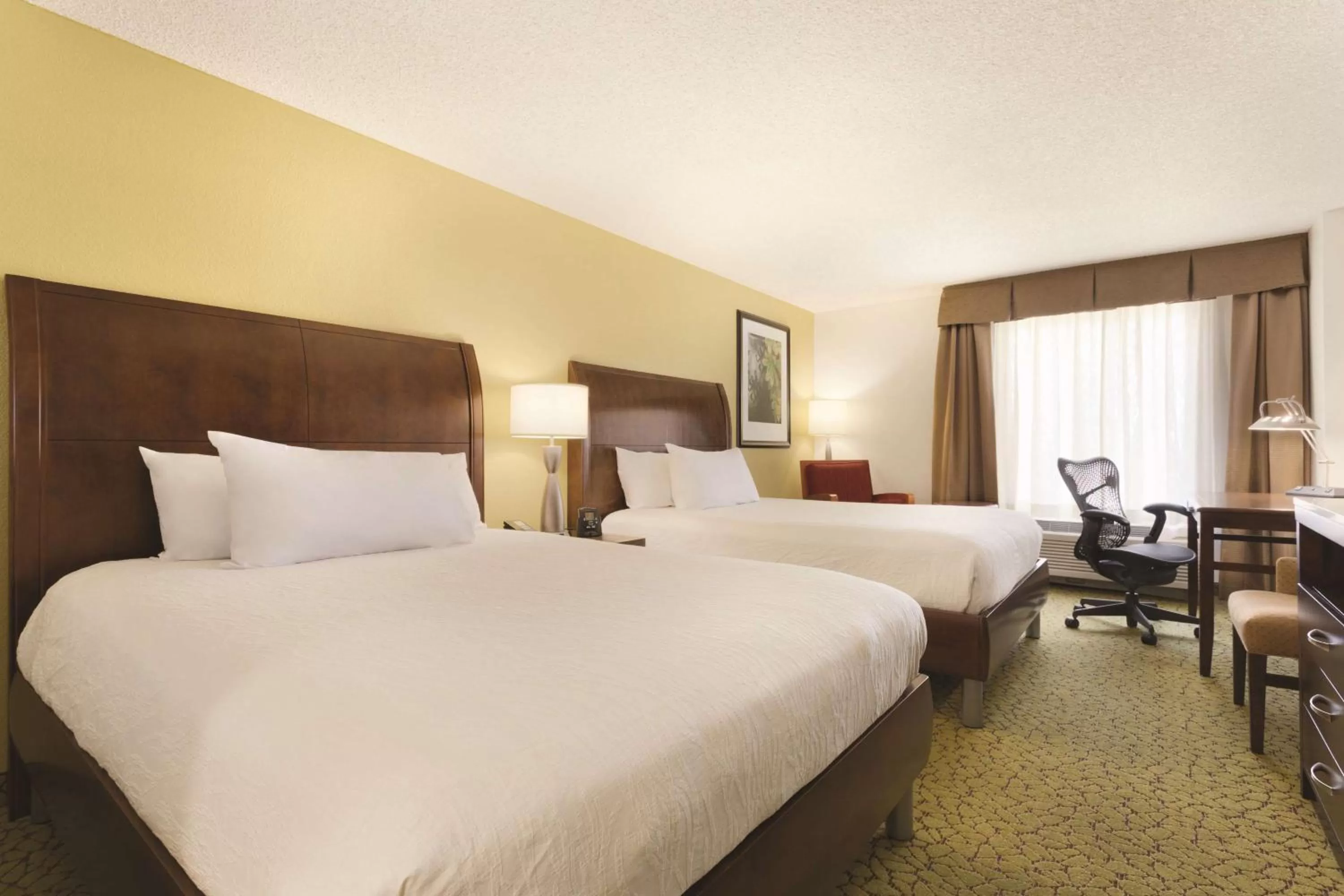 Queen Room with Two Queen Beds Accesible with Bathtub in Hilton Garden Inn Anaheim/Garden Grove