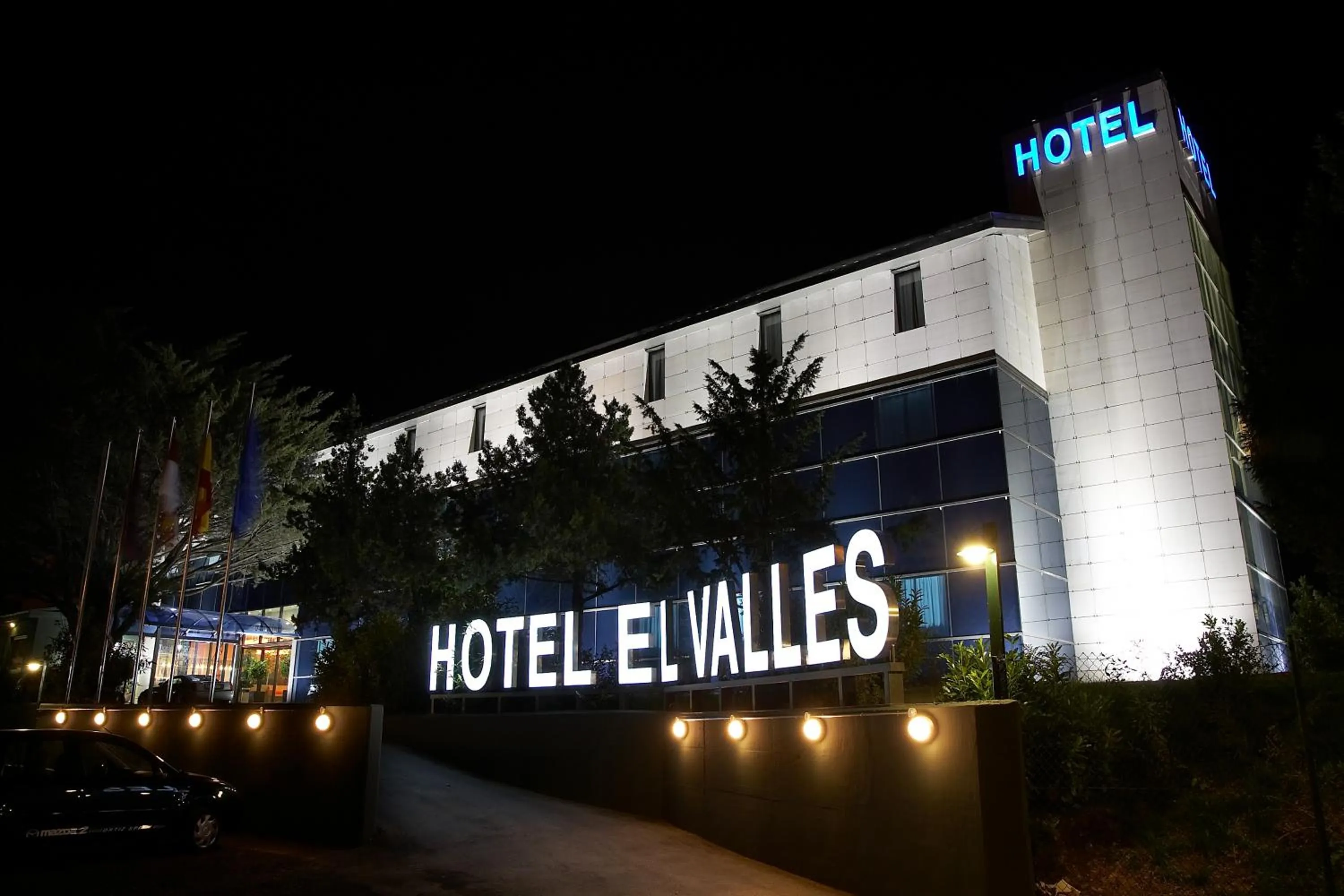 Property building in Hotel Restaurante El Valles 4 ESTRELLAS