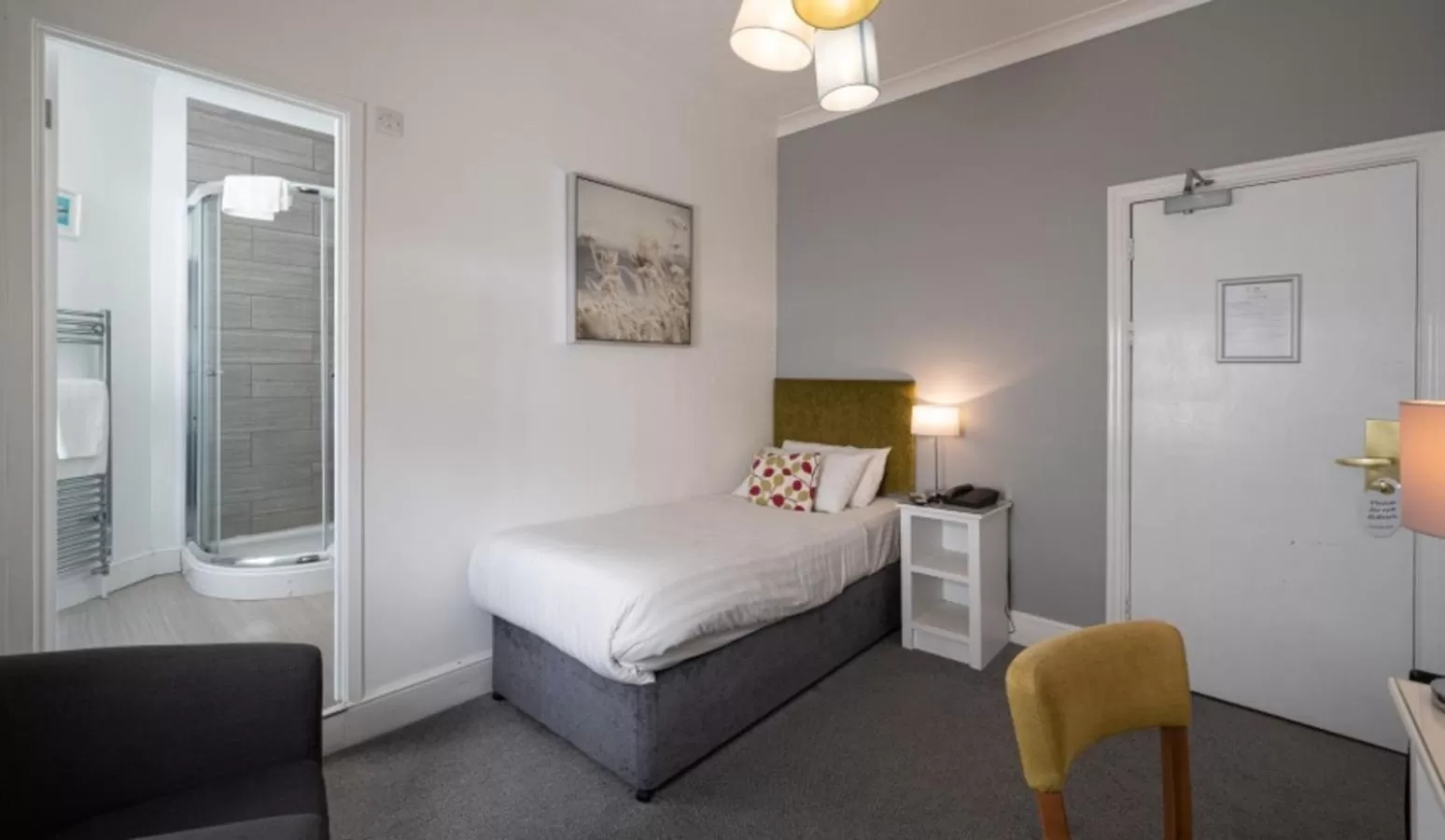 Shower, Bed in The Cliff Hotel & Spa