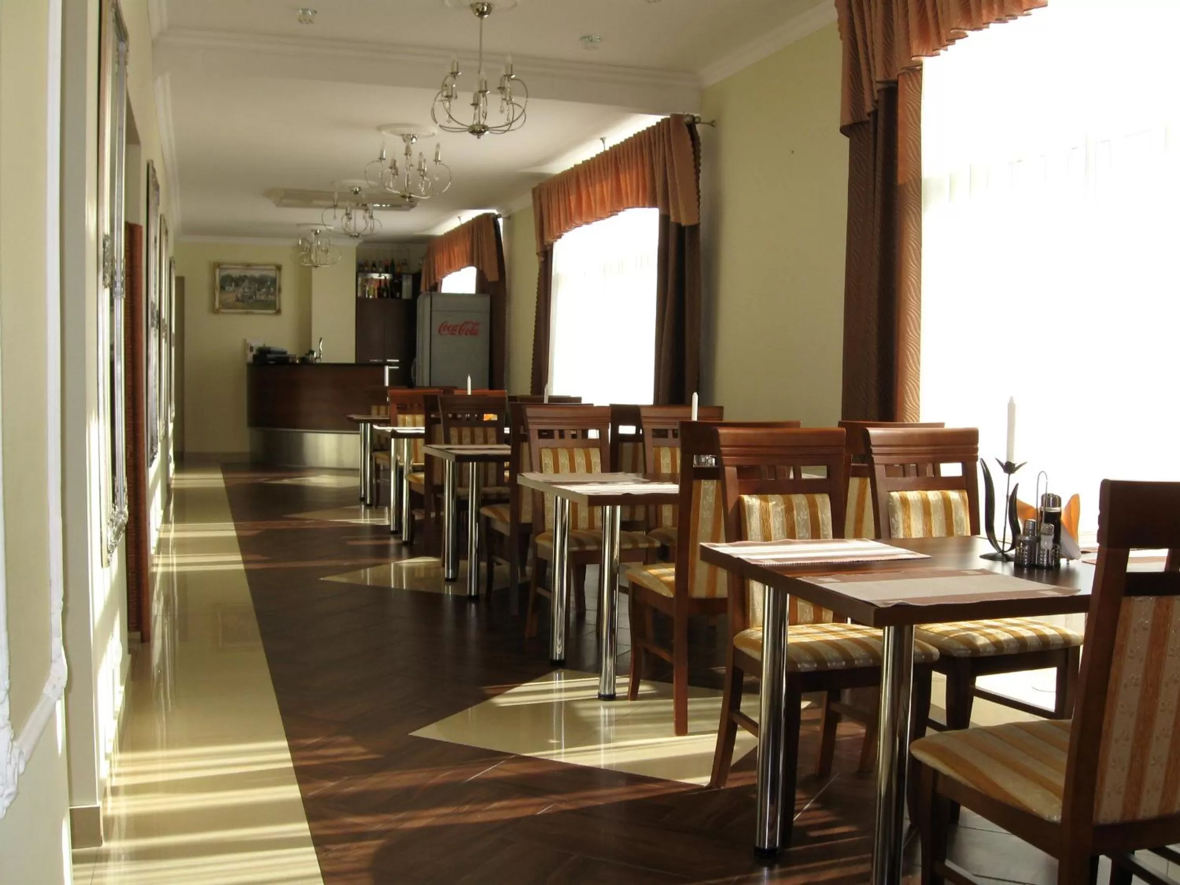 Restaurant/Places to Eat in Noclegi Sezam