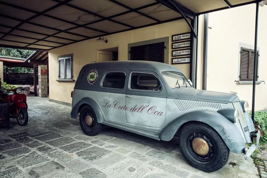 Decorative detail in Corte Dell' Oca