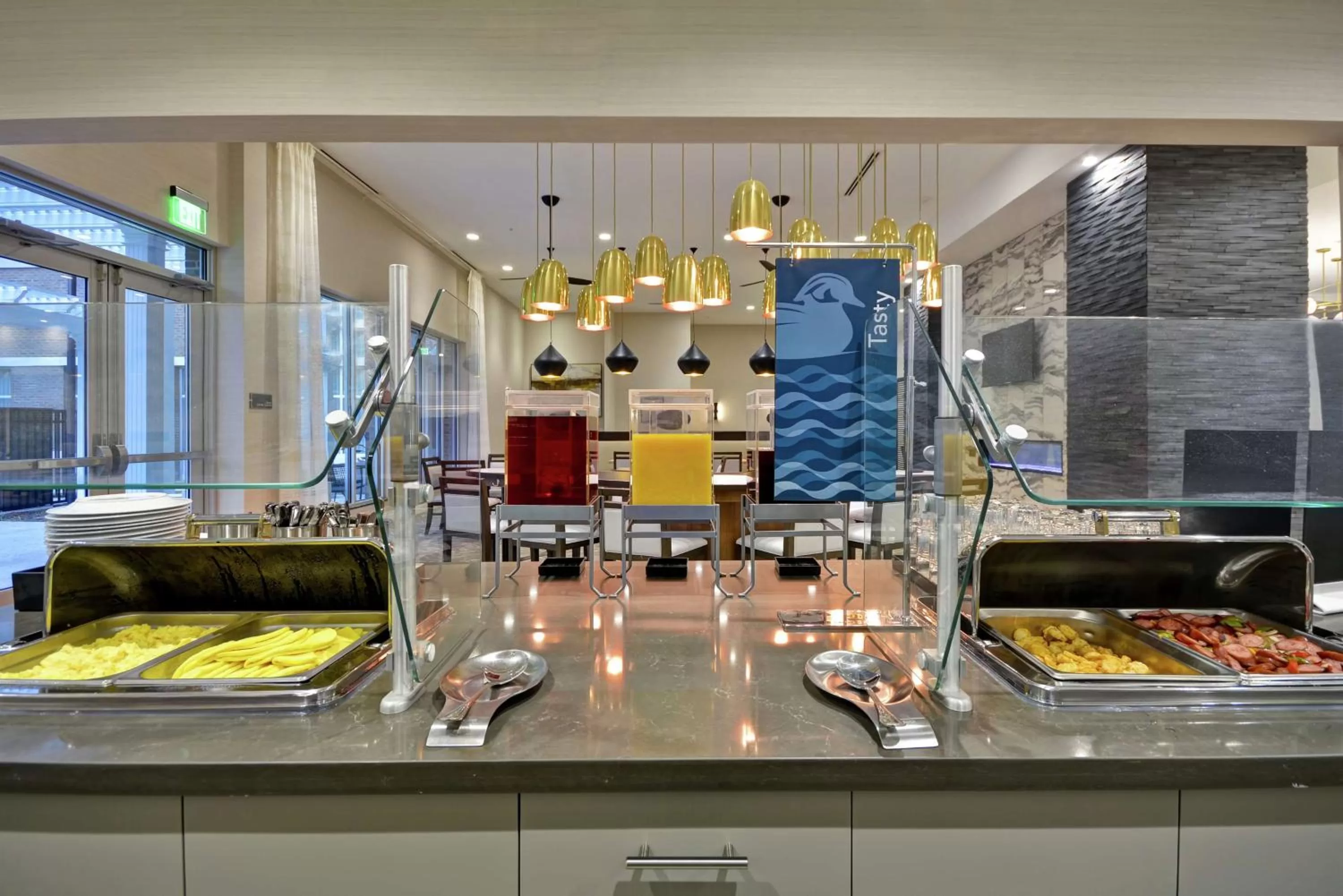 Dining area in Homewood Suites by Hilton Raleigh Cary I-40