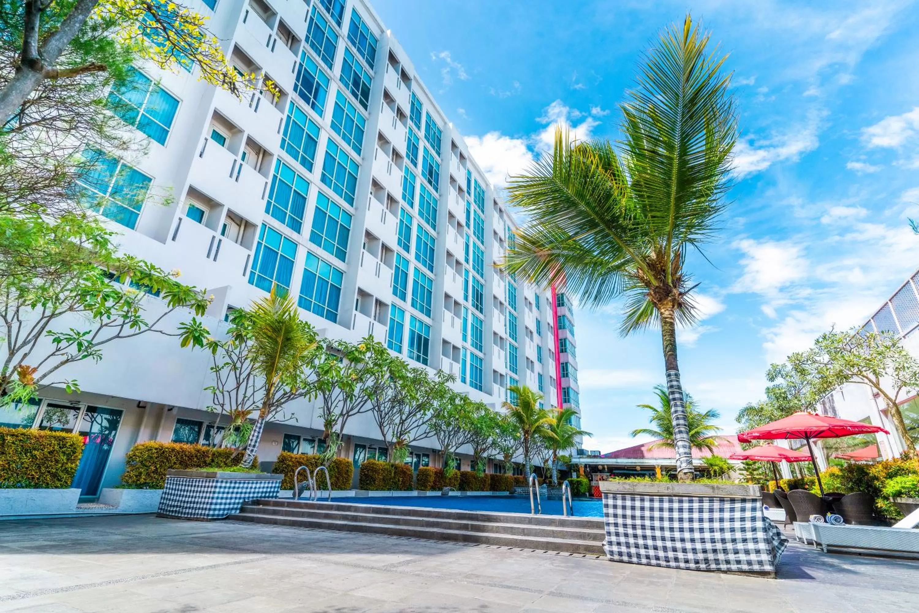 Swimming pool in Swiss-Belinn Malang