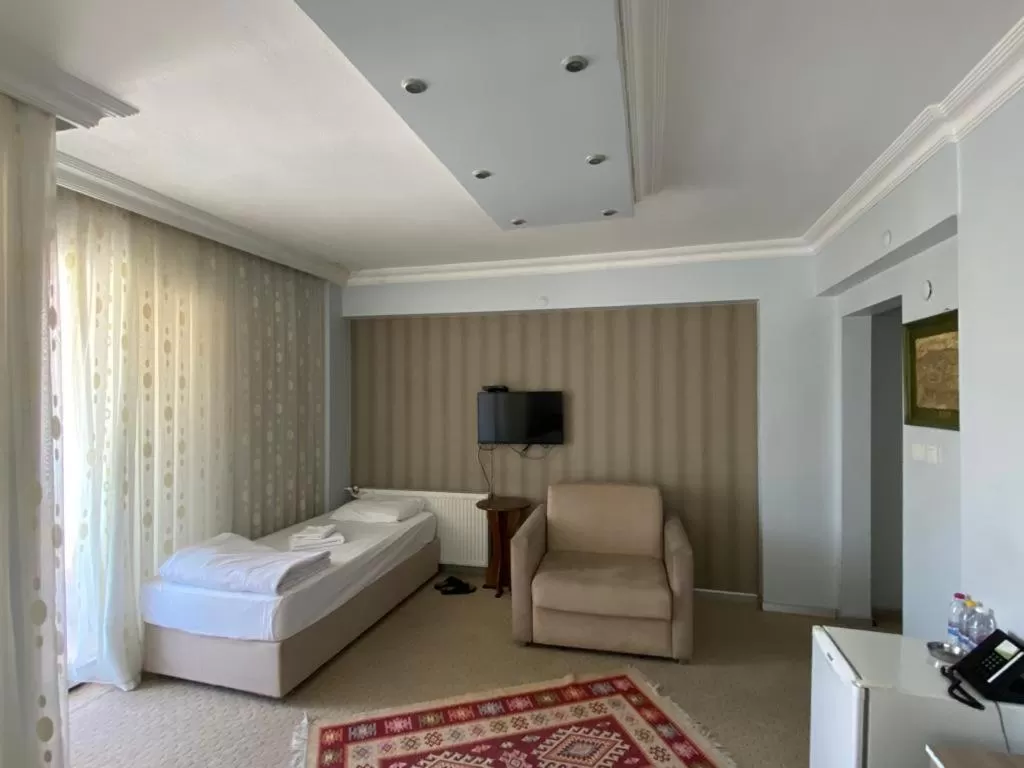 Photo of the whole room, Bed in Sakran Hotel