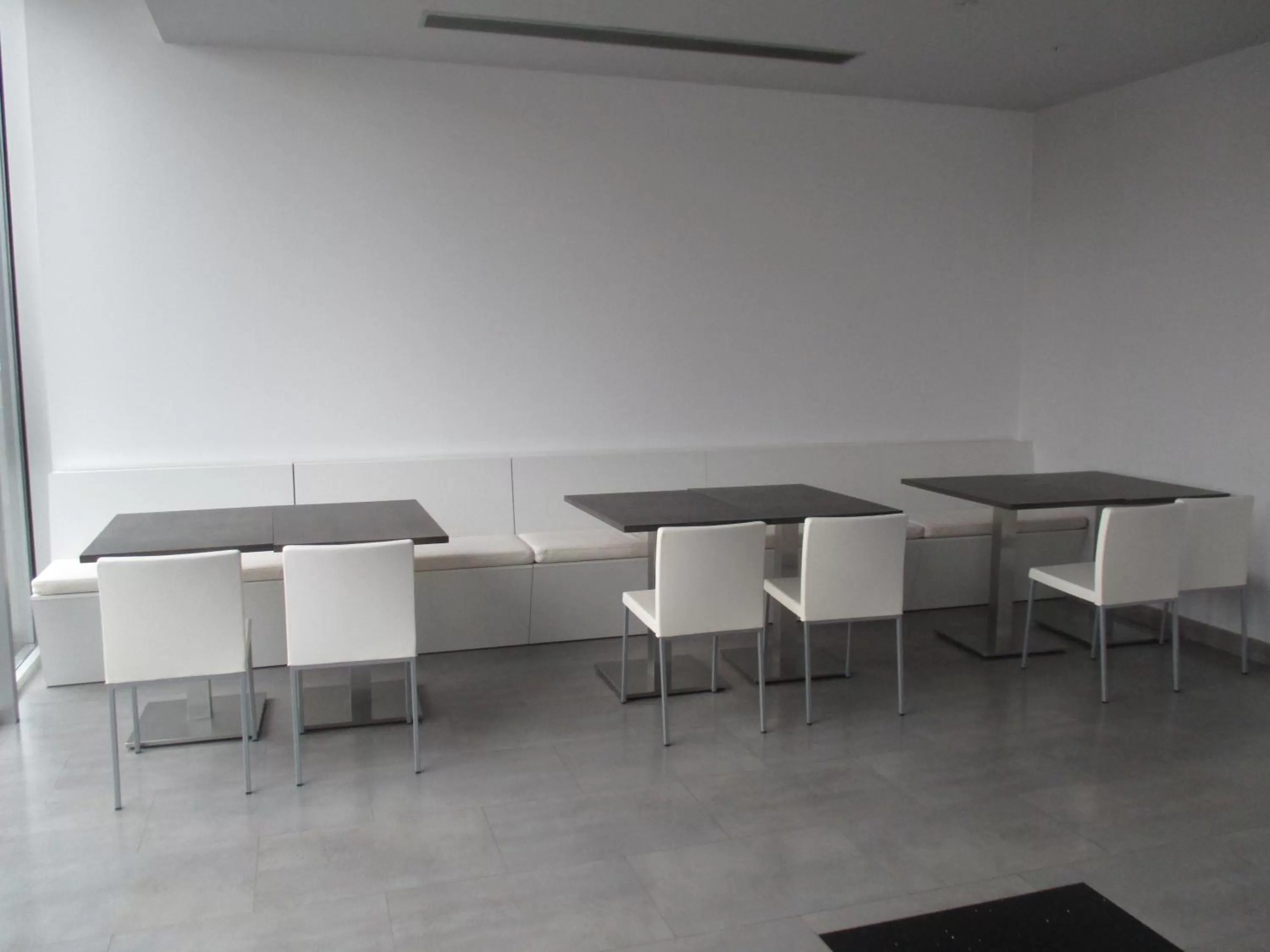 Lounge or bar in Hotel Ciudad de Ponferrada, Ascend Hotel Collection