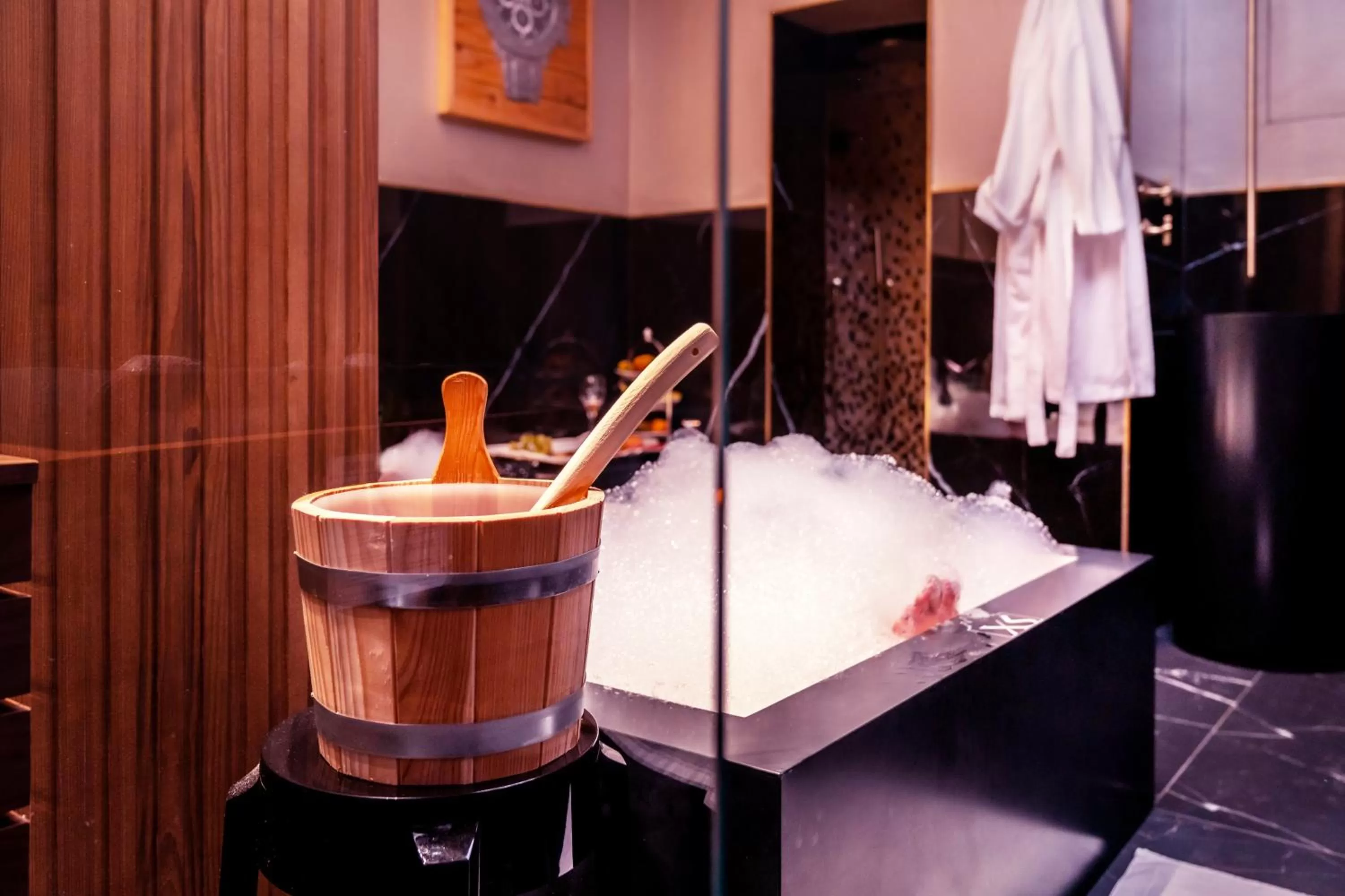 Hot Tub in Excess Venice Boutique Hotel & Private Spa - Adults Only