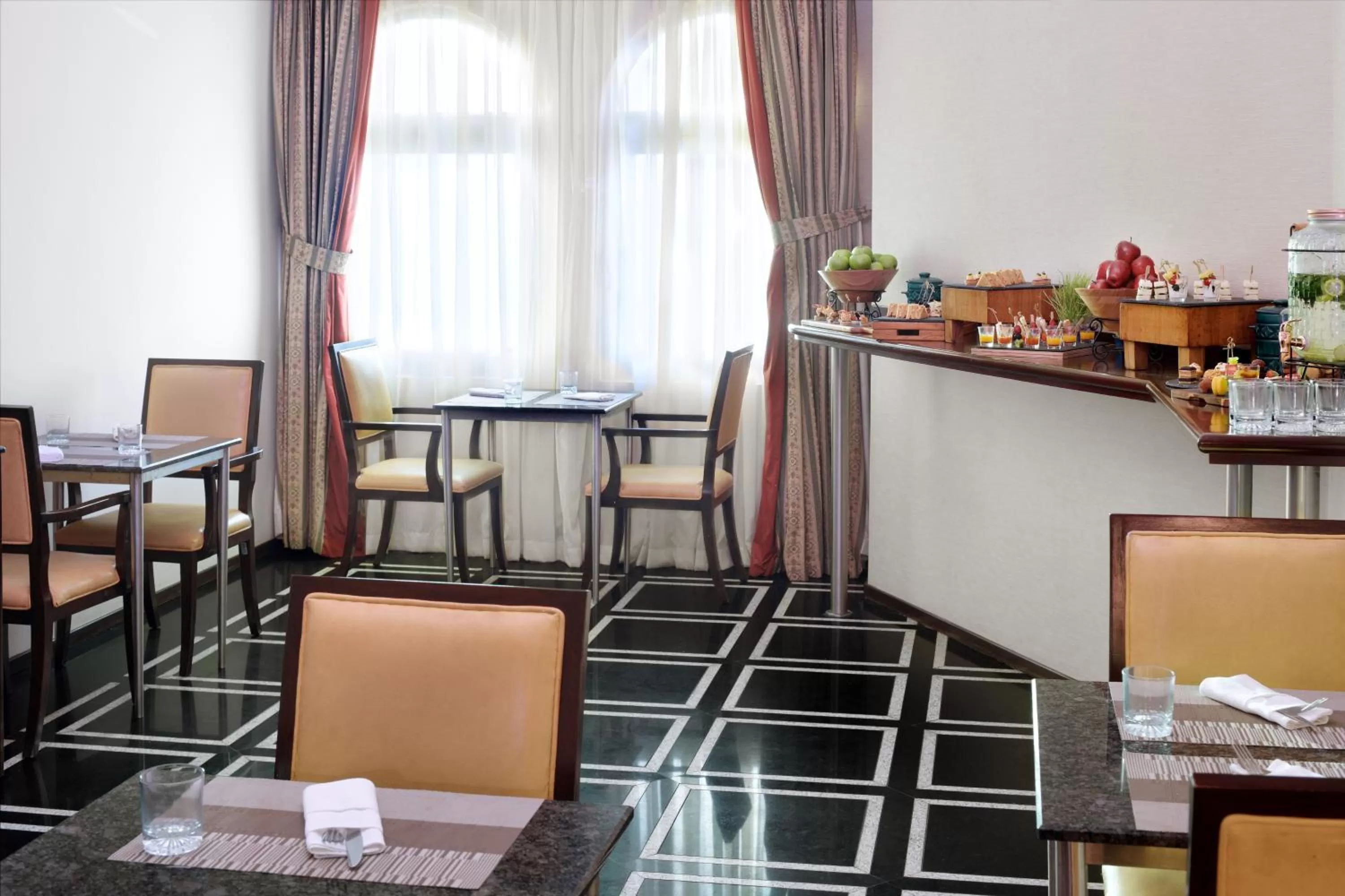 Lounge or bar in Mövenpick Hotel Karachi