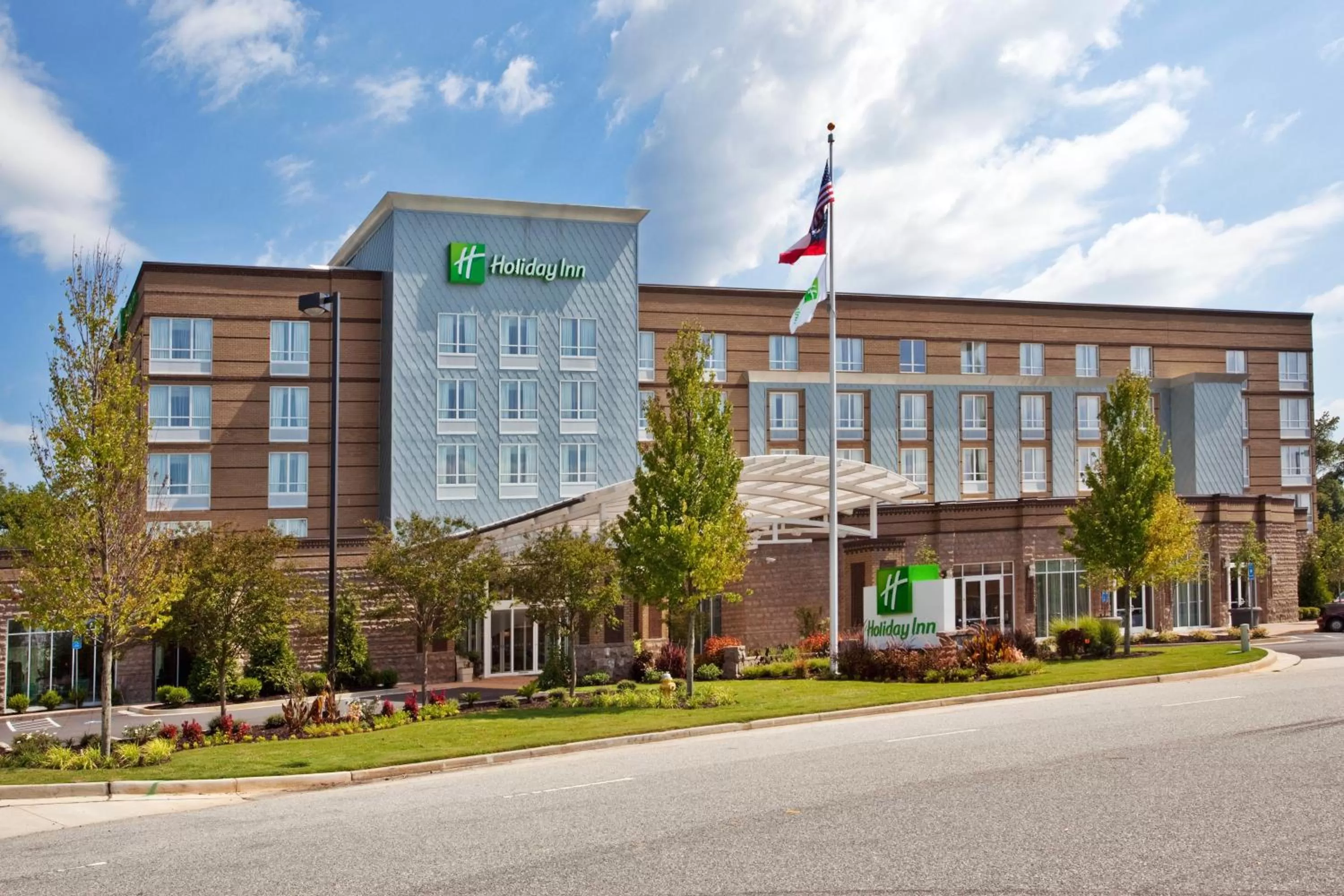Property building in Holiday Inn Macon North by IHG