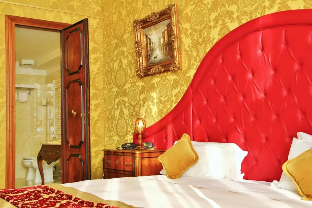 Bed in Pesaro Palace