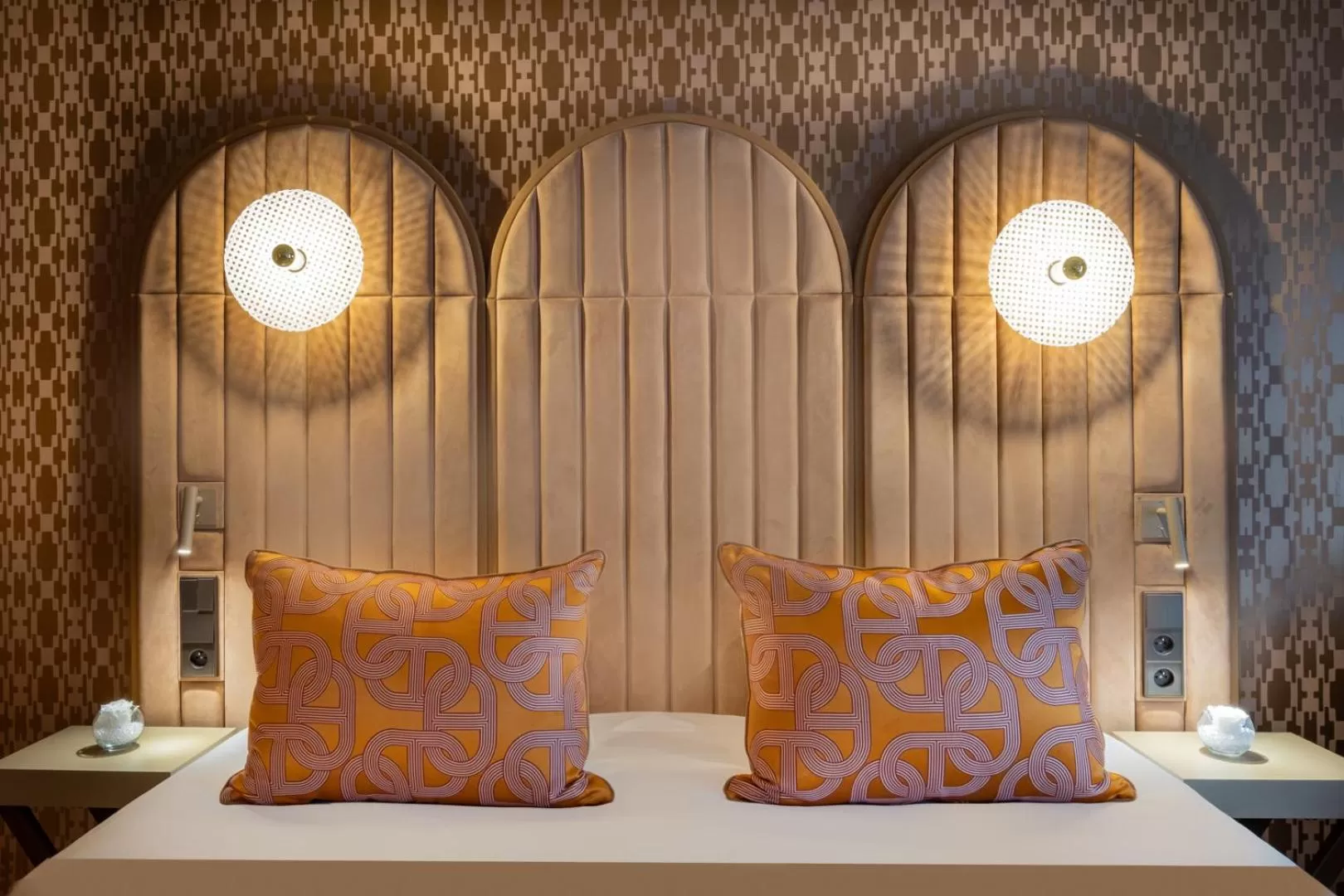 Photo of the whole room, Bed in Hôtel le Derby Alma by Inwood Hotels