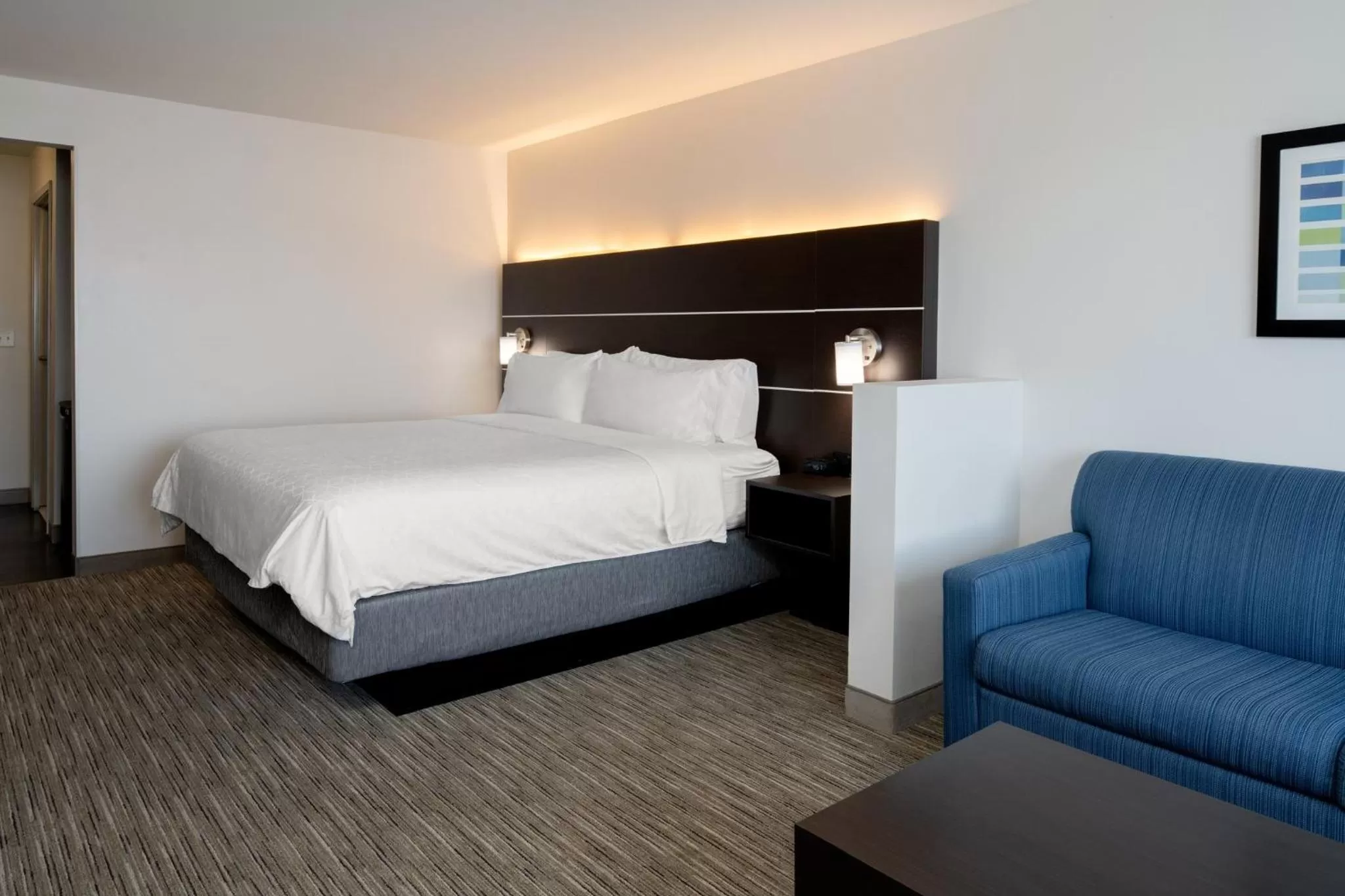 Photo of the whole room, Bed in Holiday Inn Express & Suites - Bullhead City by IHG